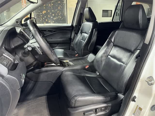 Thumbnail: 2017 Honda Pilot - 20