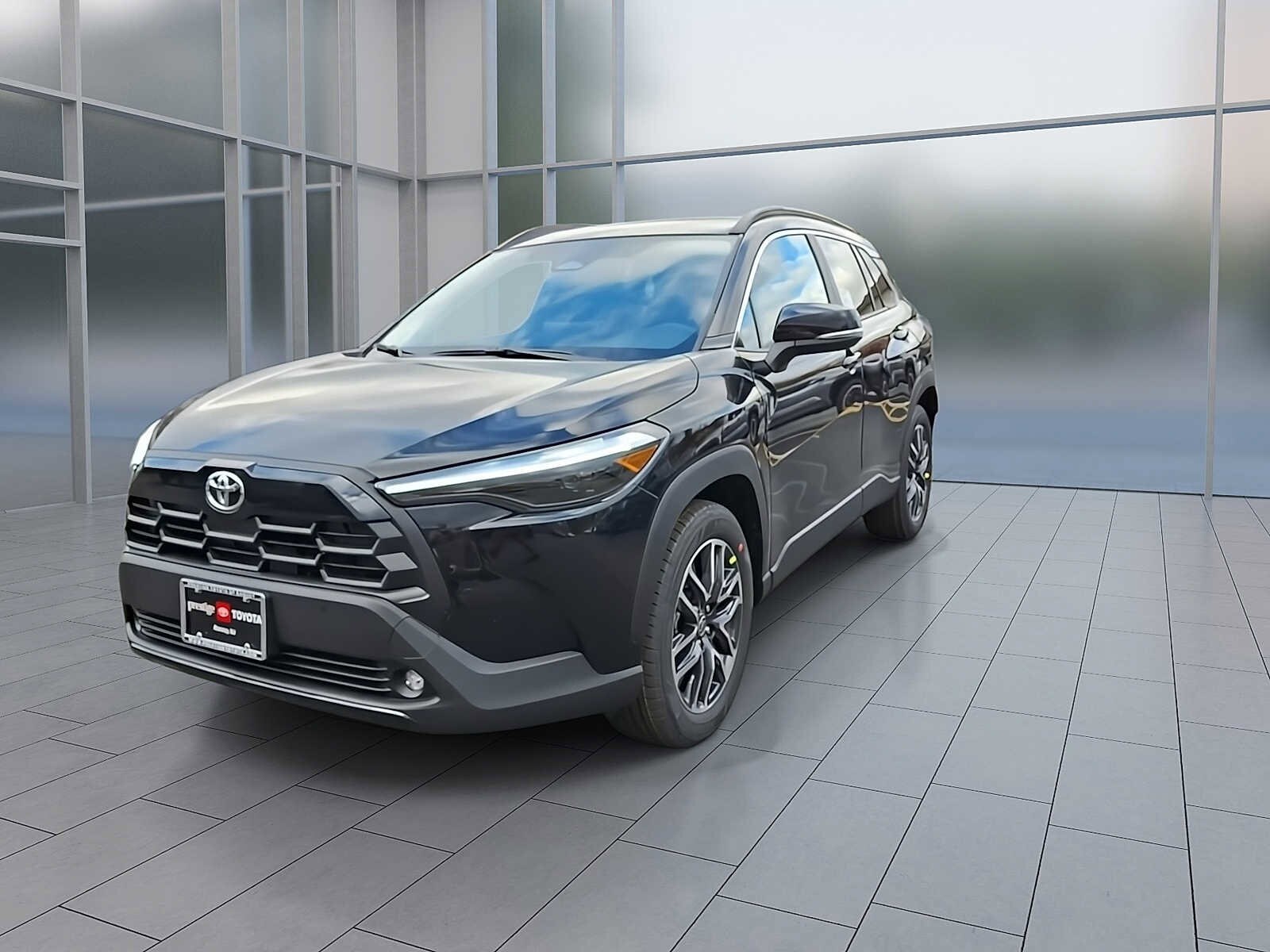 2026 Toyota Corolla Cross XLE photo 4