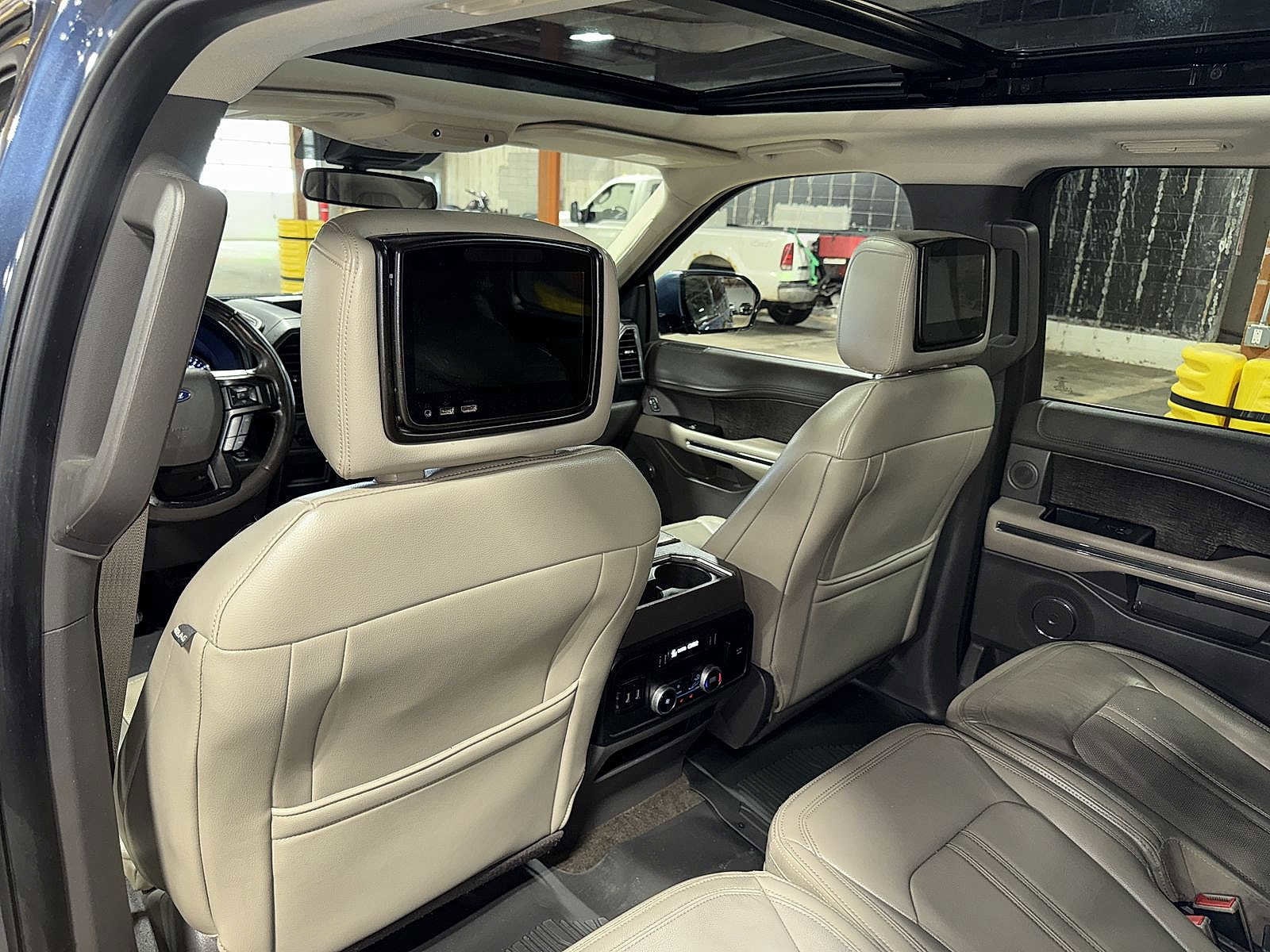 Thumbnail: 2018 Ford Expedition - 30