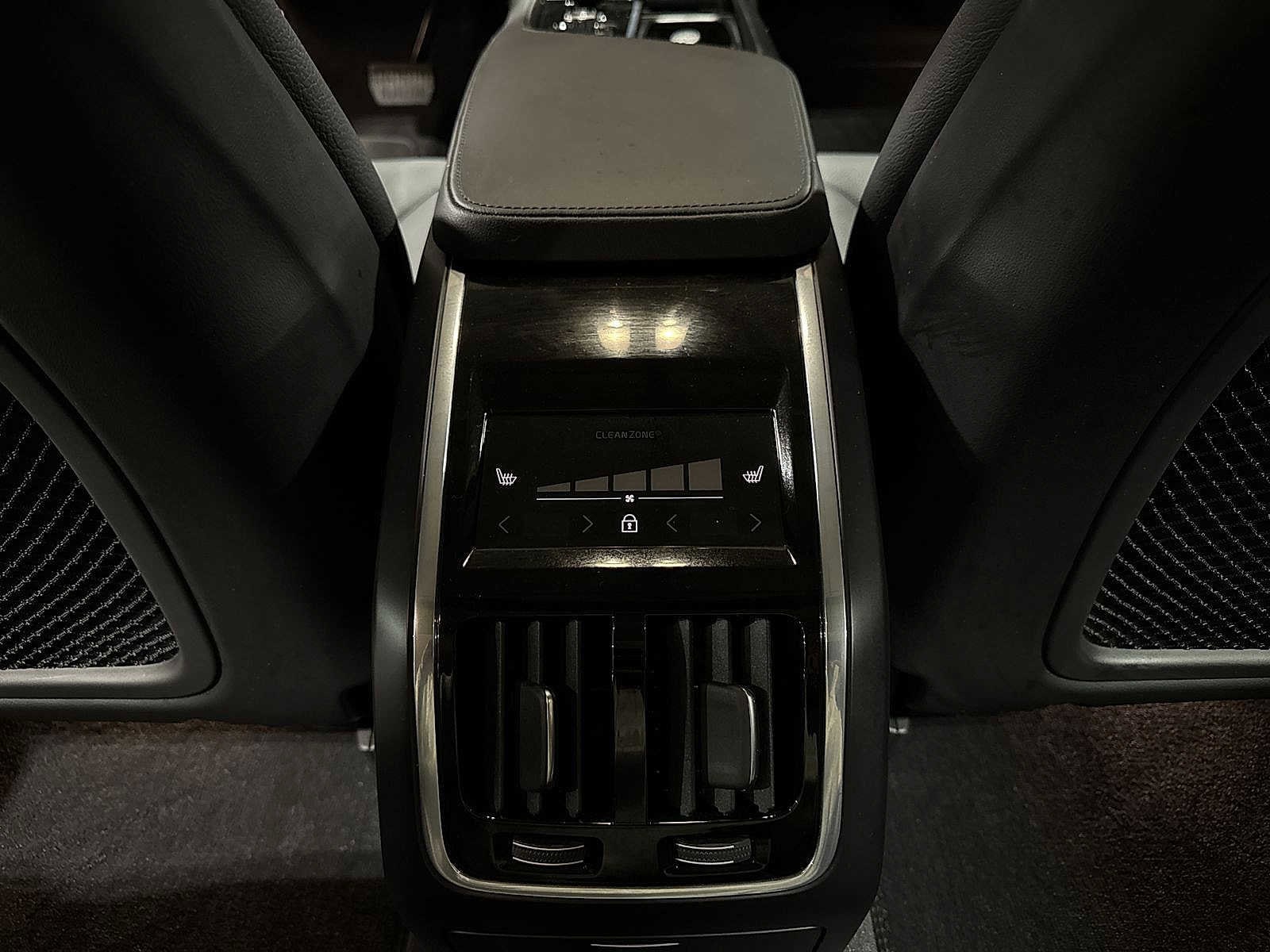 Thumbnail: 2025 Volvo S90 - 29