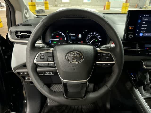 Thumbnail: 2025 Toyota Sienna - 19