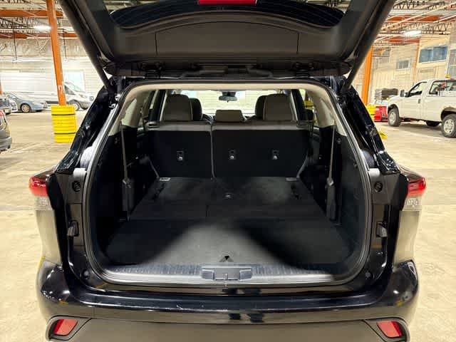 Thumbnail: 2024 Toyota Highlander - 11