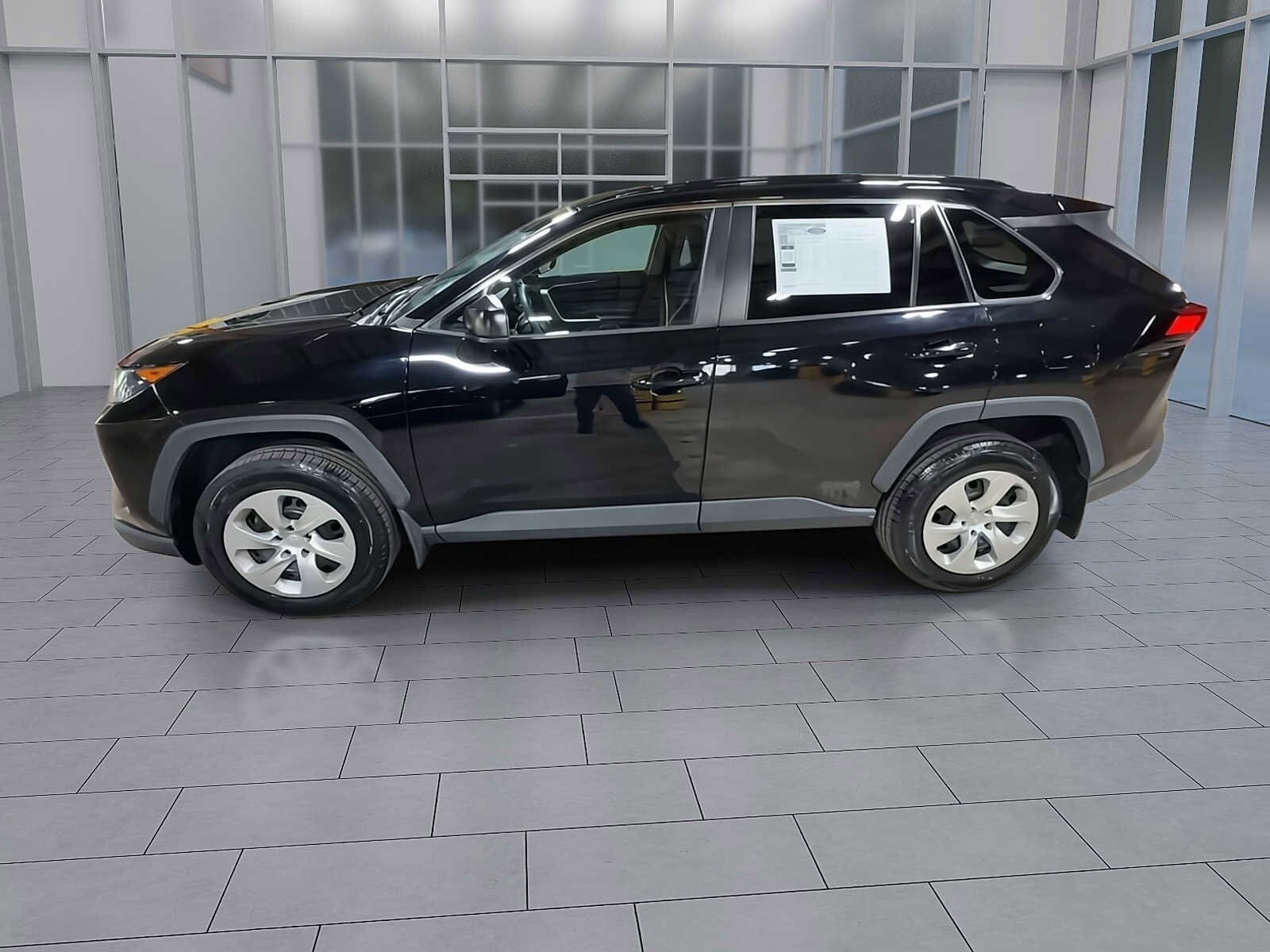 Thumbnail: 2021 Toyota RAV4 - 5