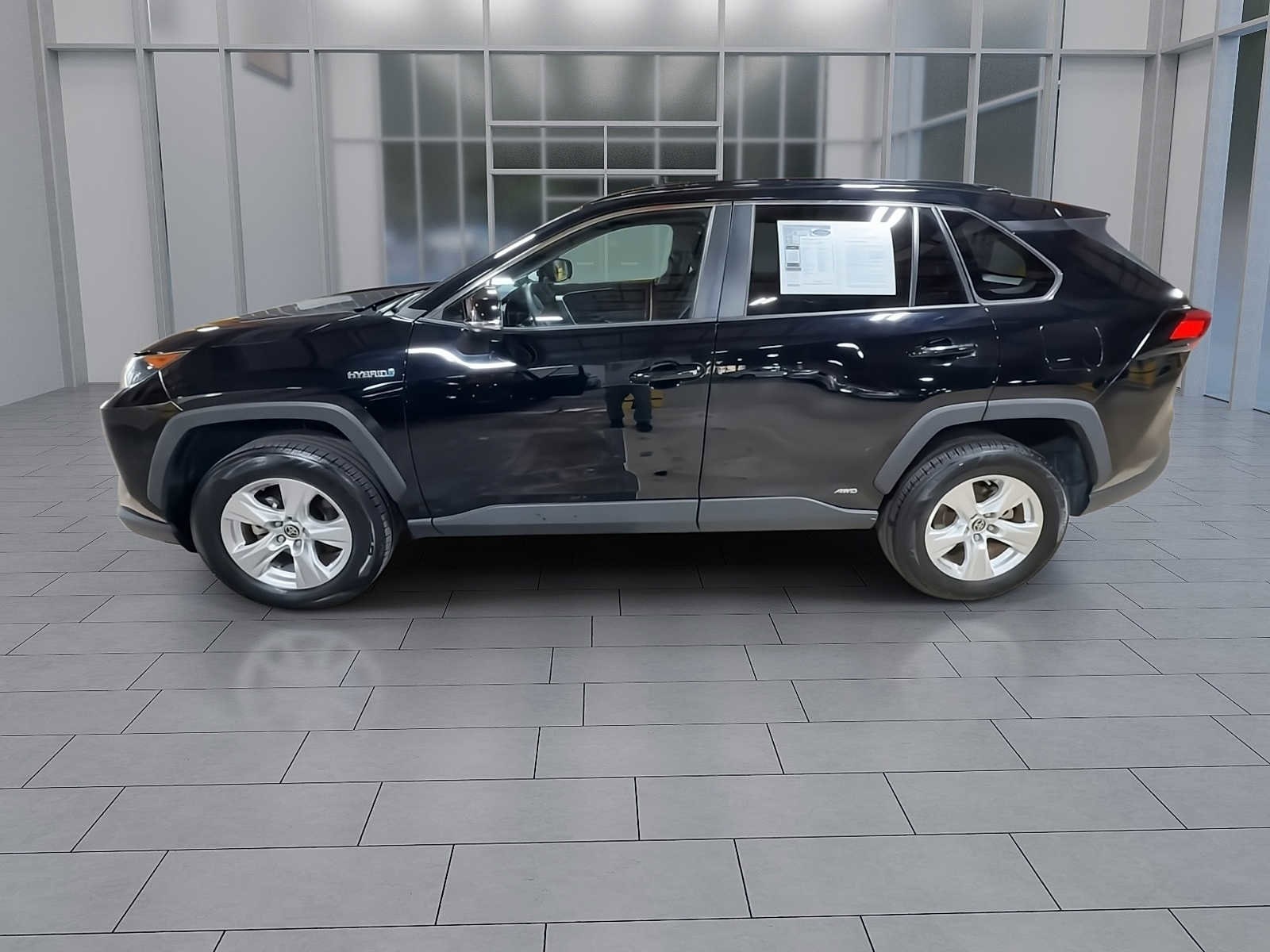 Thumbnail: 2021 Toyota RAV4 - 5