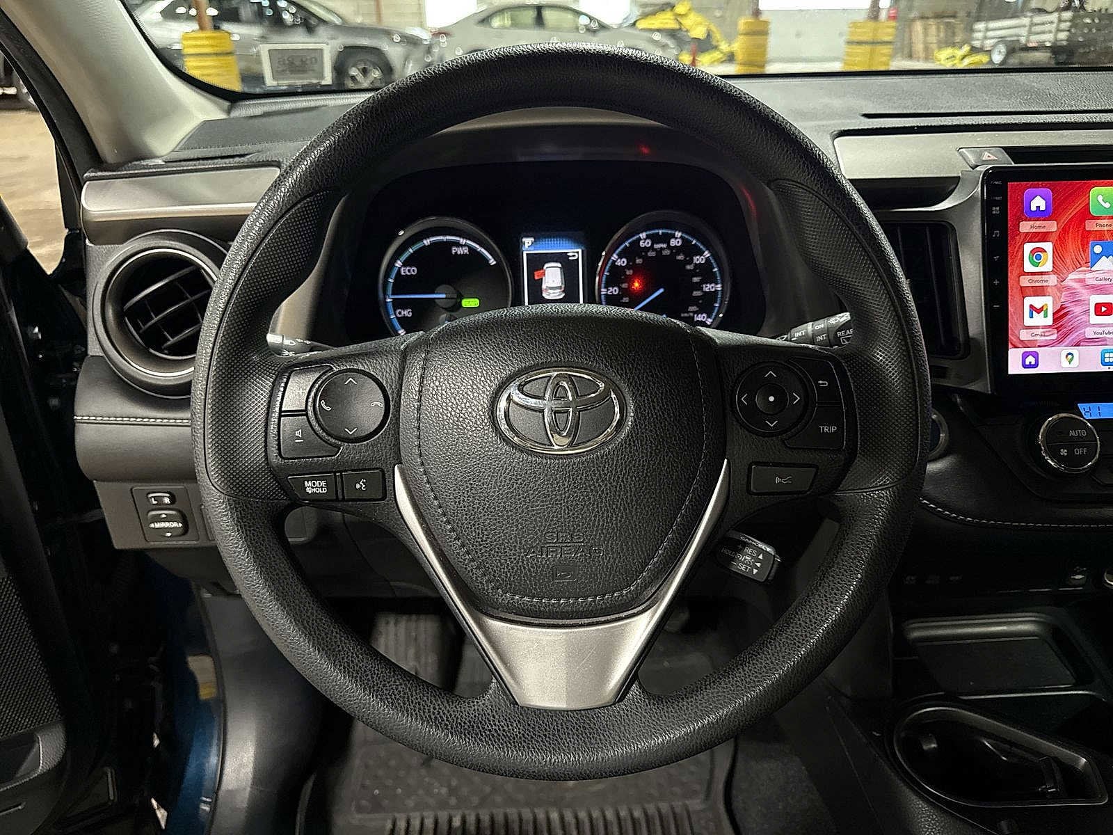 Thumbnail: 2018 Toyota RAV4 - 18