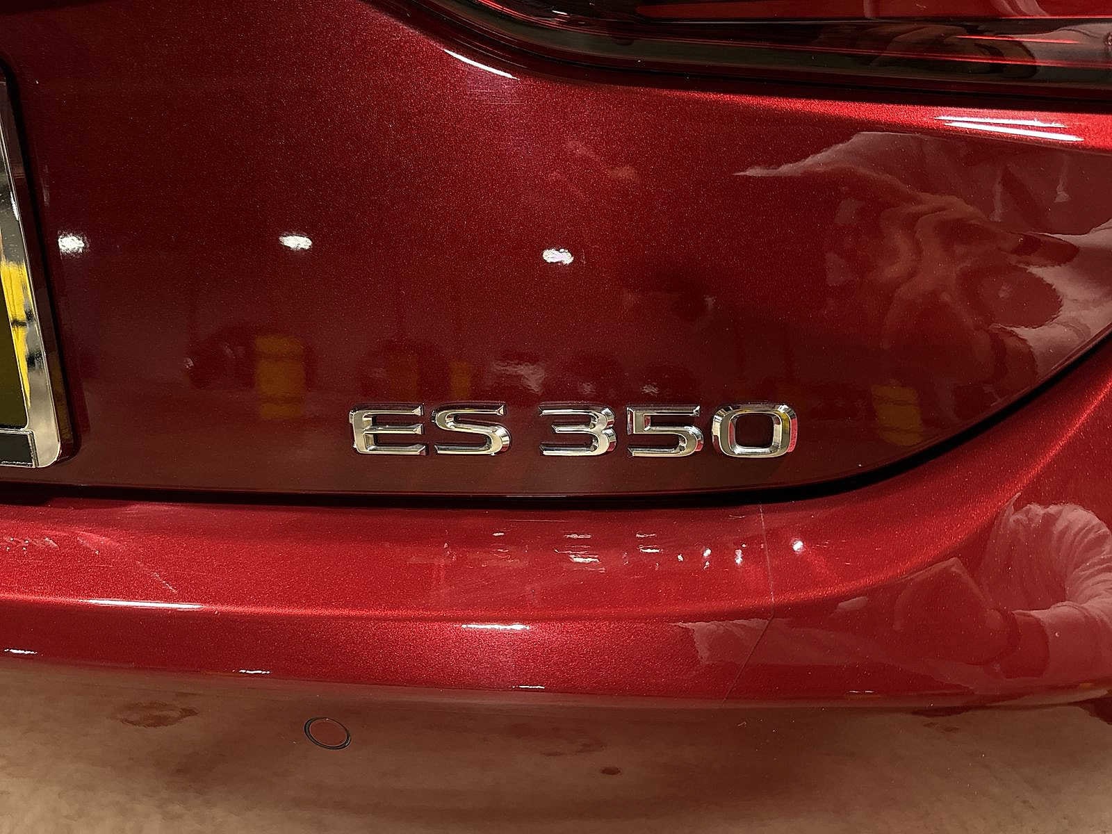 Thumbnail: 2022 Lexus ES - 26