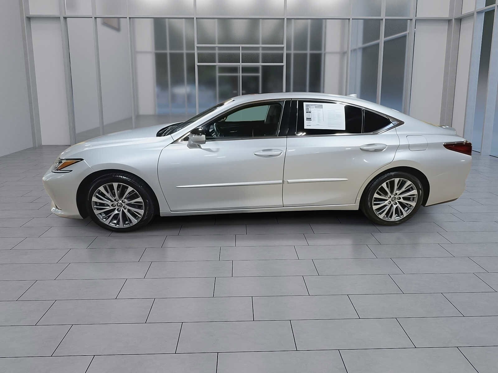 Thumbnail: 2019 Lexus ES - 5