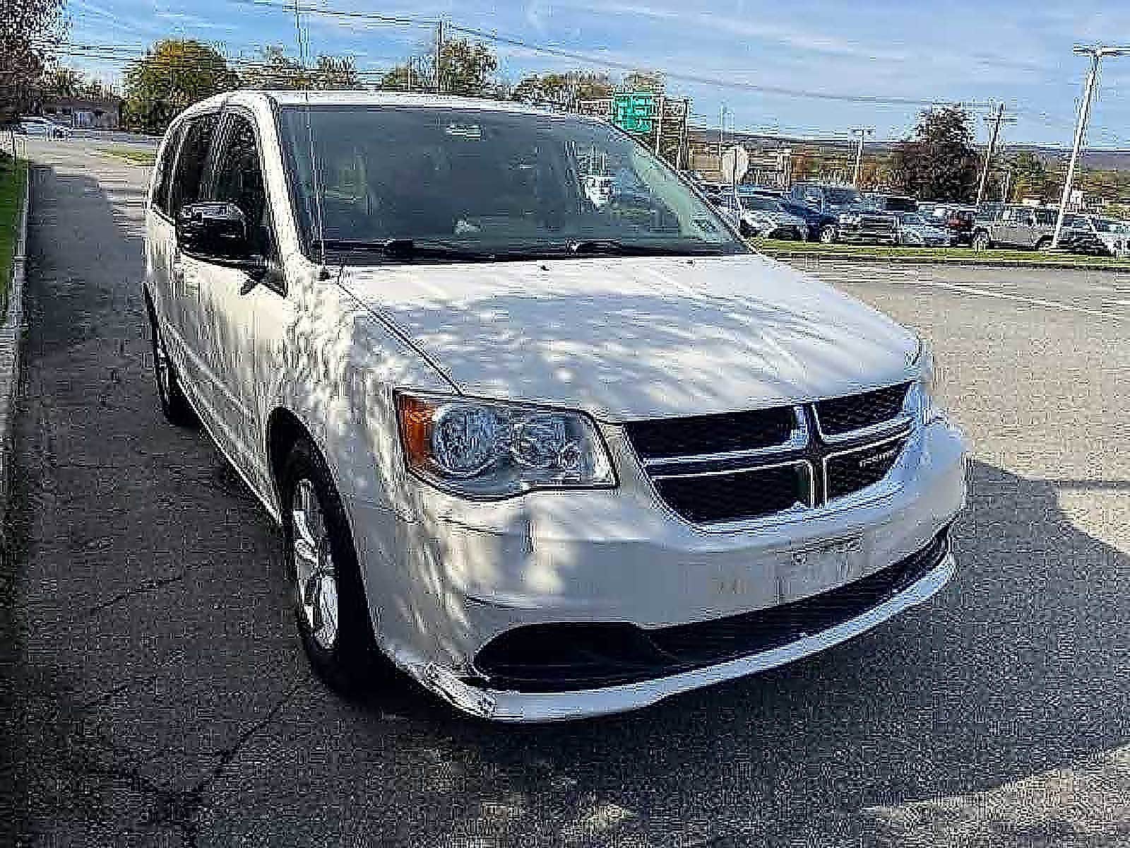Thumbnail: 2013 Dodge Grand Caravan - 3