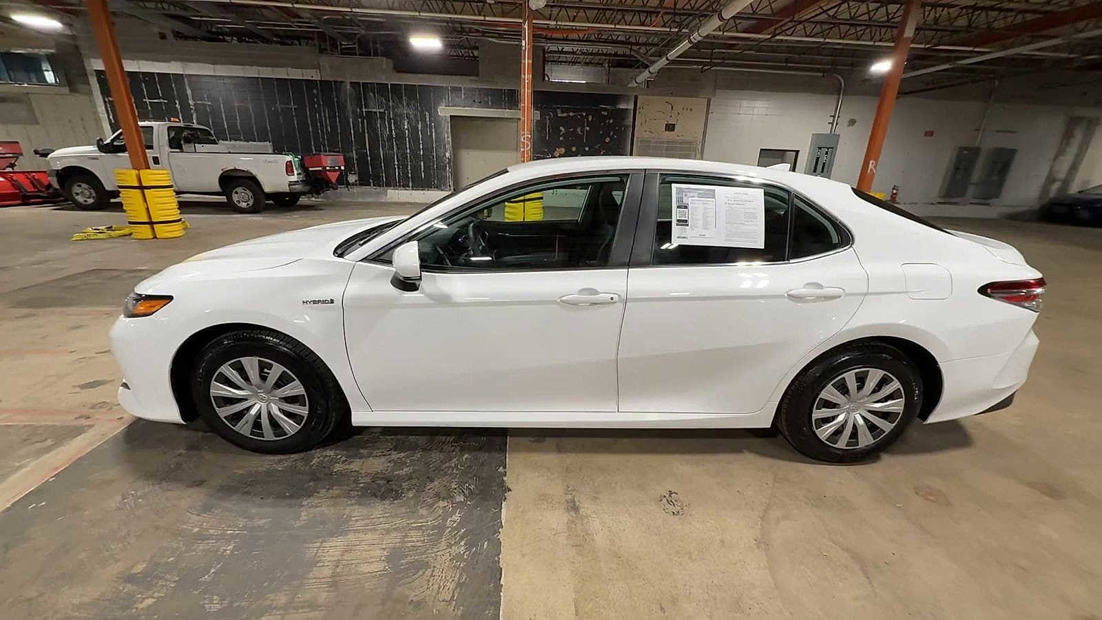 View vehicle photo 5