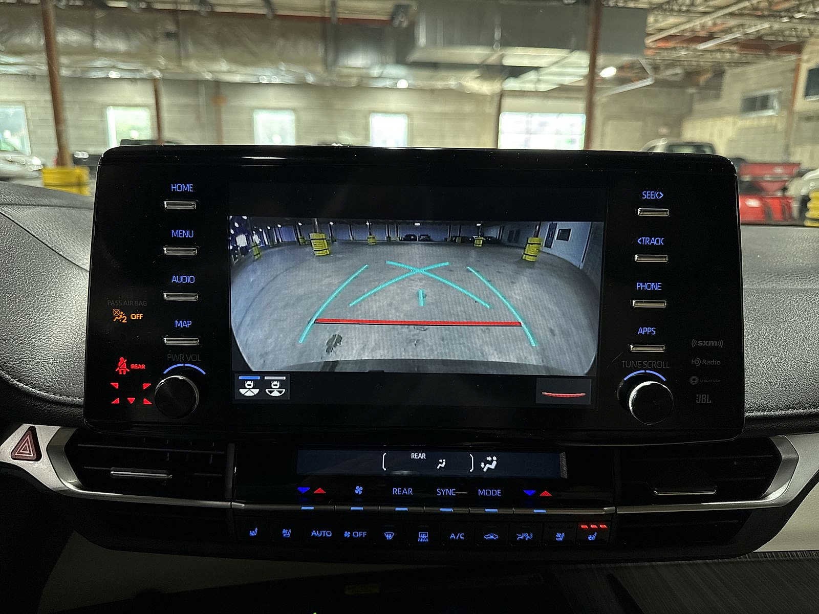 Thumbnail: 2023 Toyota Sienna - 27