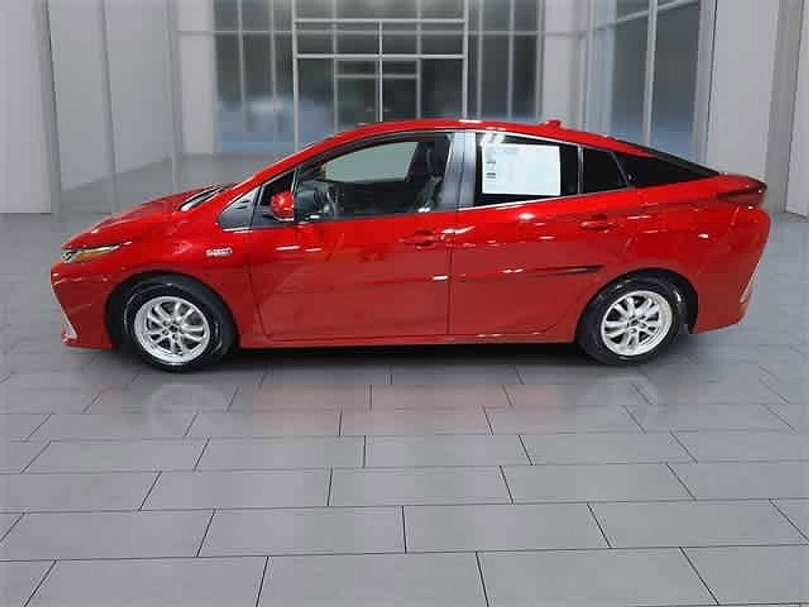 Thumbnail: 2022 Toyota Prius Prime - 6