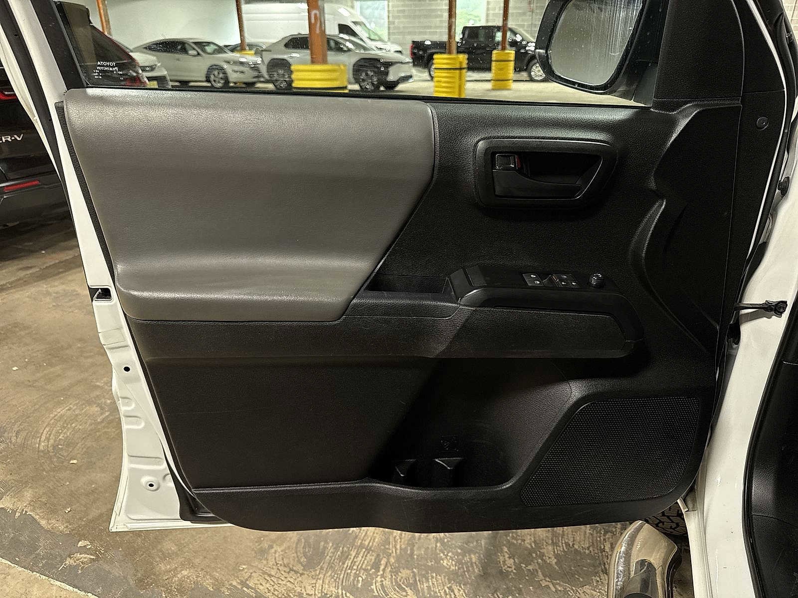 Thumbnail: 2021 Toyota Tacoma - 27