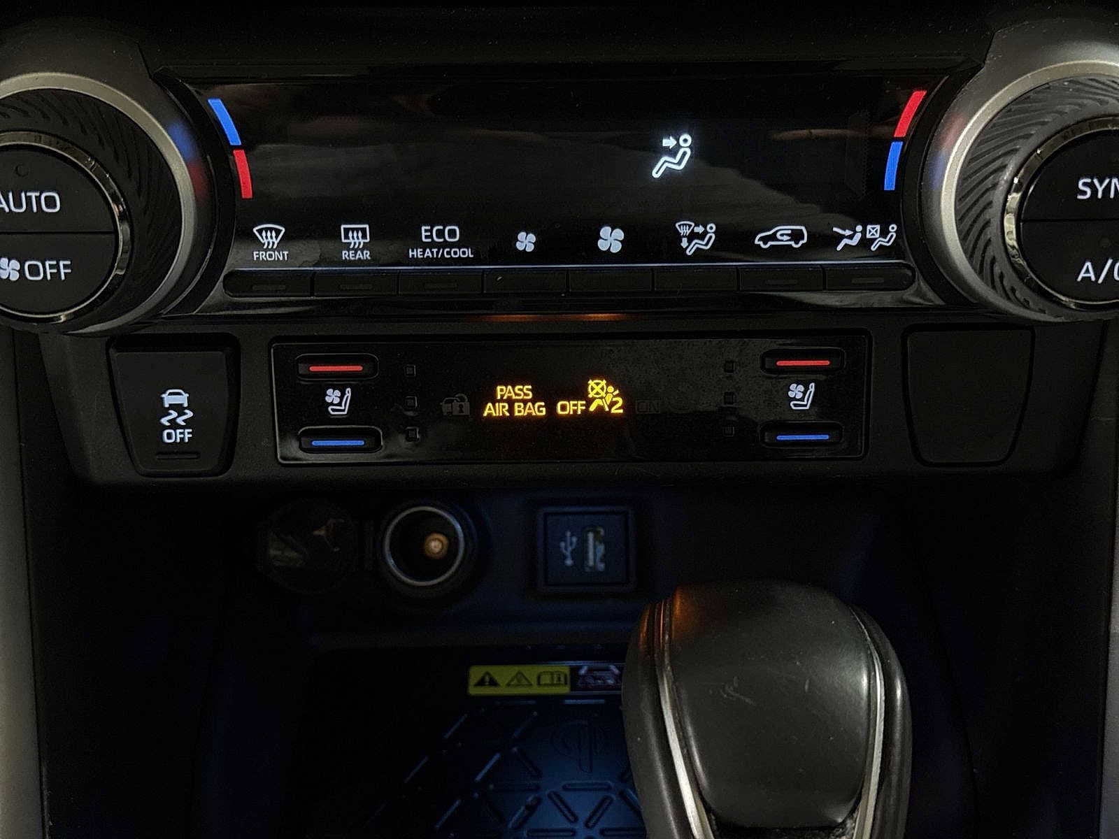 Thumbnail: 2023 Toyota RAV4 - 34