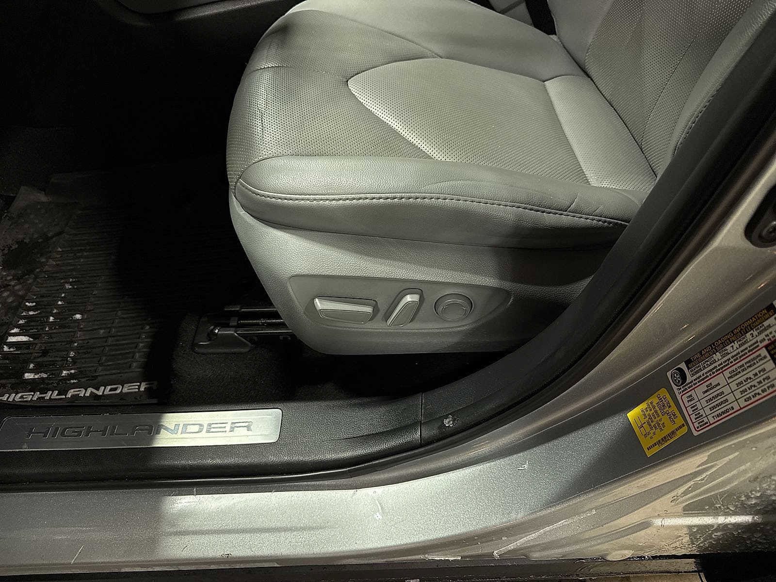 Thumbnail: 2020 Toyota Highlander - 24