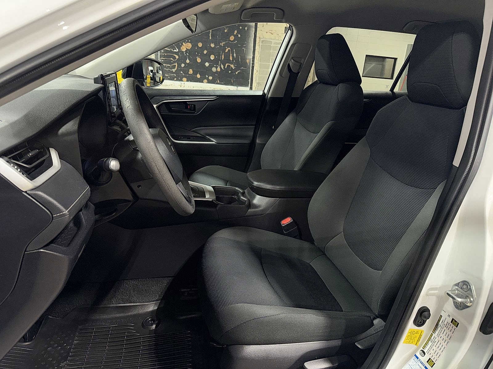 Thumbnail: 2021 Toyota RAV4 - 15