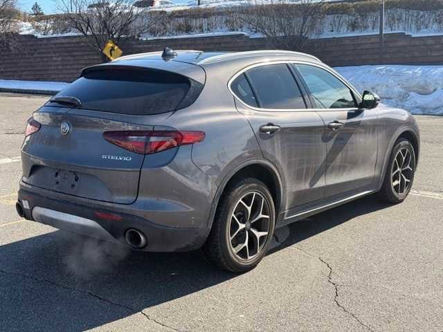 Thumbnail: 2019 Alfa Romeo Stelvio - 4