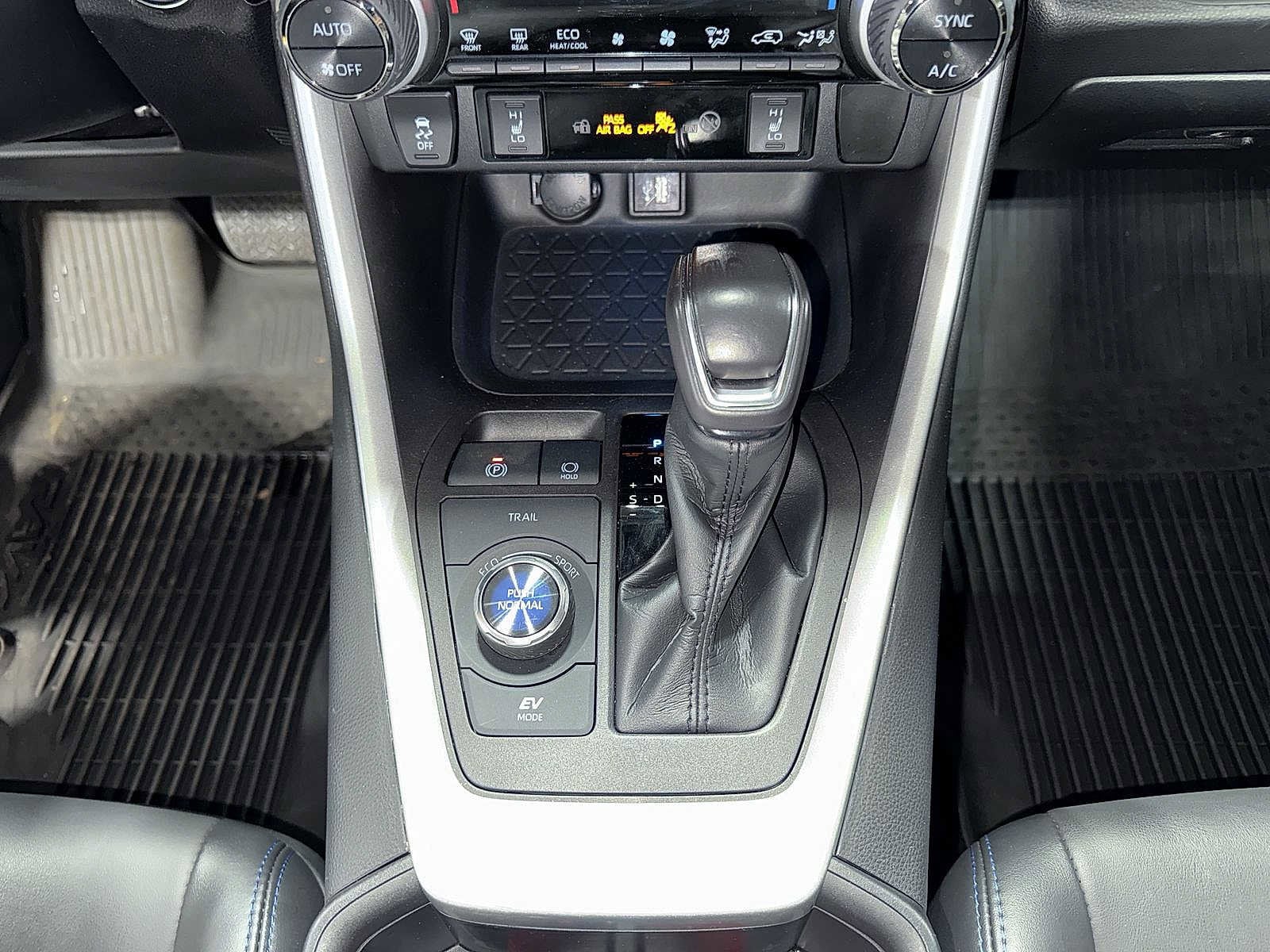 Thumbnail: 2023 Toyota RAV4 - 32