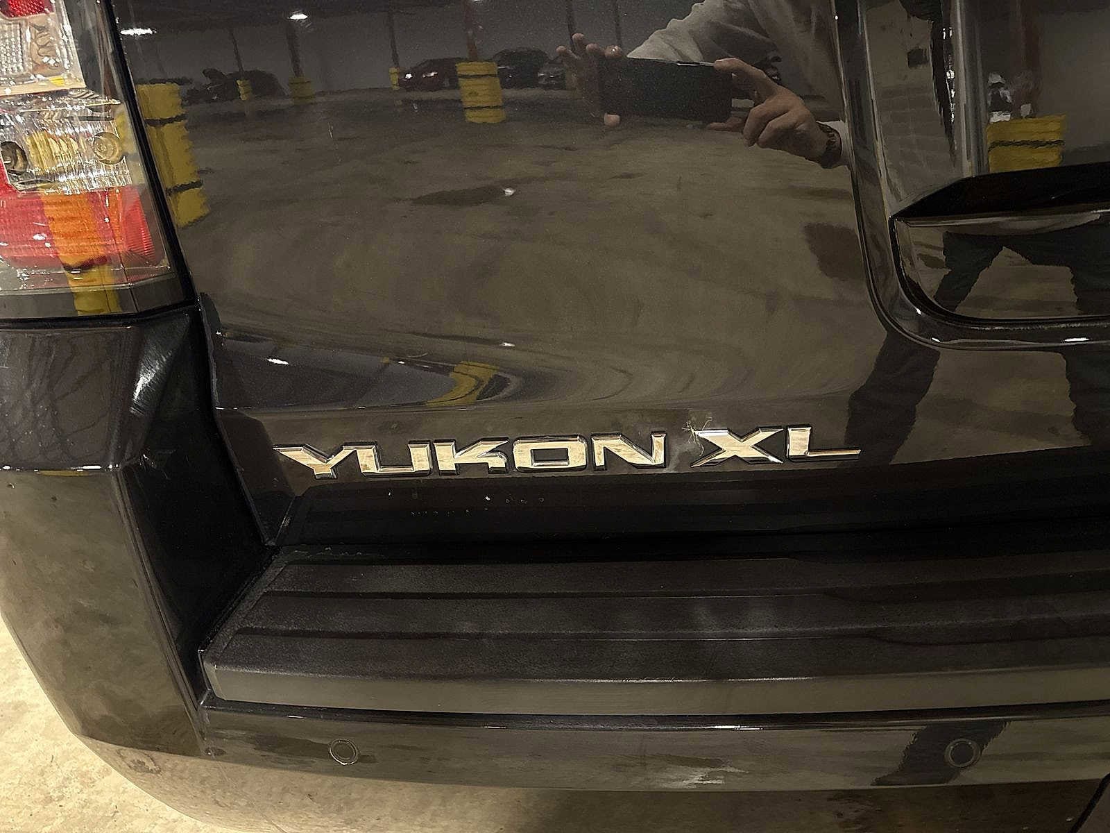 Thumbnail: 2020 GMC Yukon XL - 28