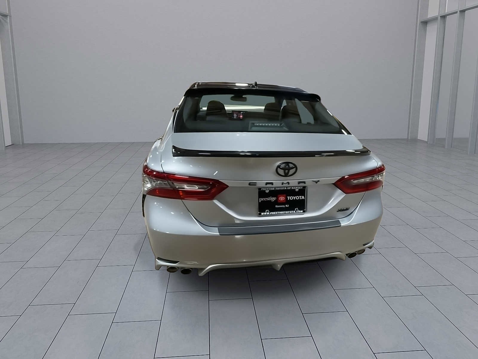 Thumbnail: 2022 Toyota Camry - 7