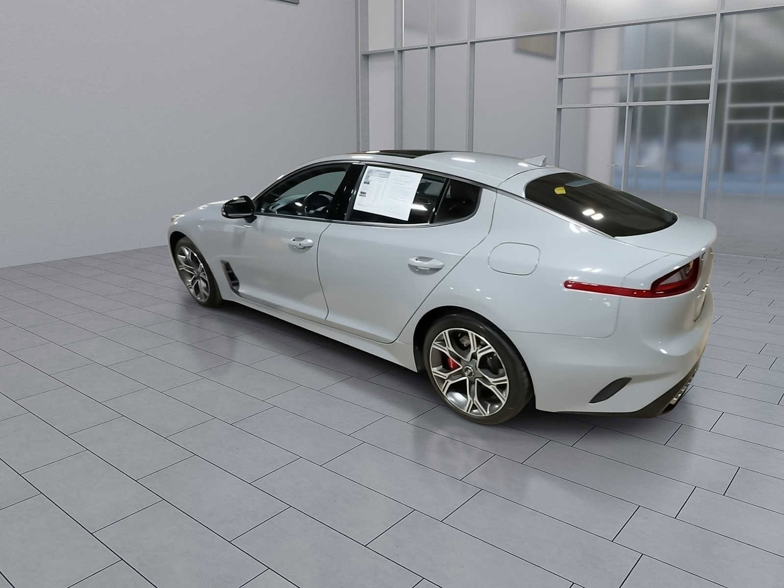 Thumbnail: 2018 Kia Stinger - 6