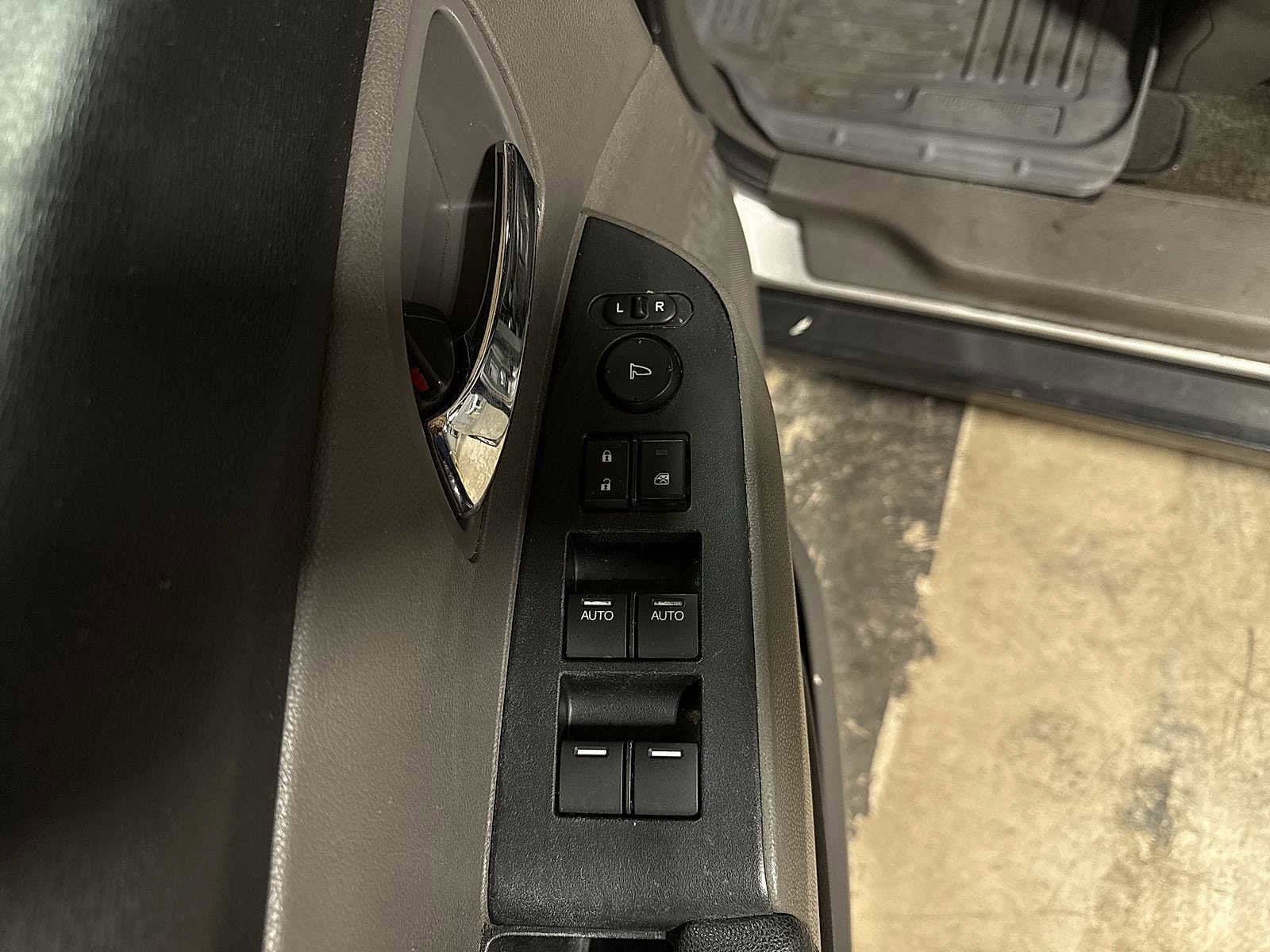 Thumbnail: 2015 Honda Odyssey - 22