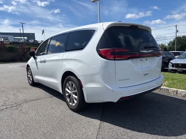 Thumbnail: 2024 Chrysler Pacifica - 6
