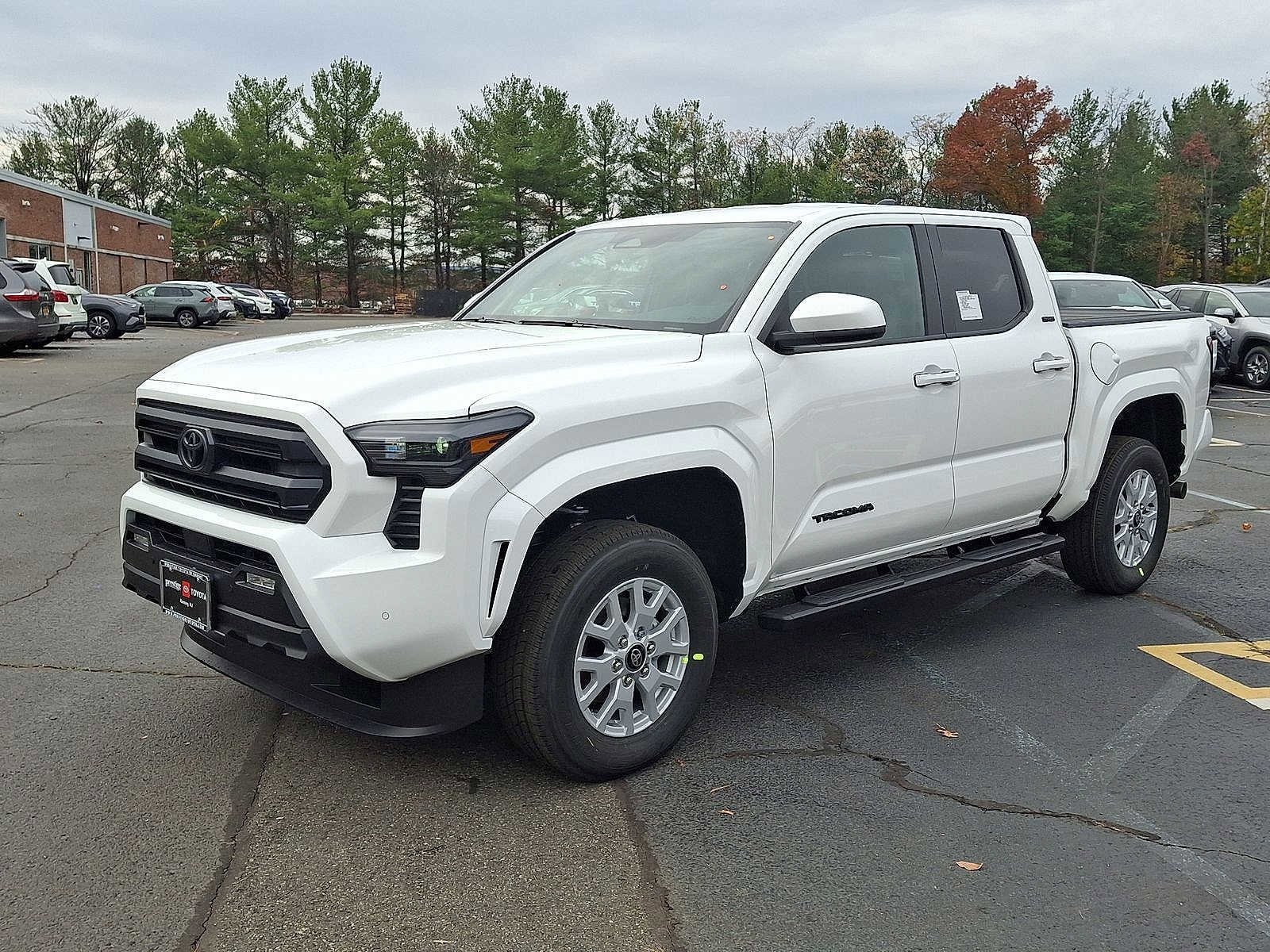 Thumbnail: 2025 Toyota Tacoma - 10