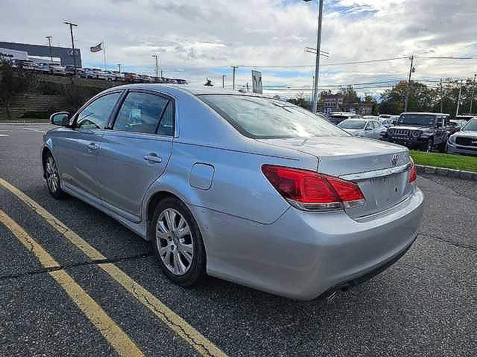 Thumbnail: 2011 Toyota Avalon - 6