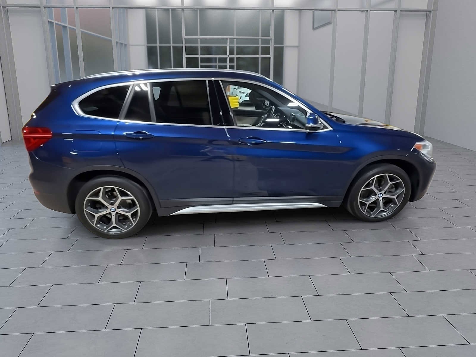 Thumbnail: 2019 BMW X1 - 9