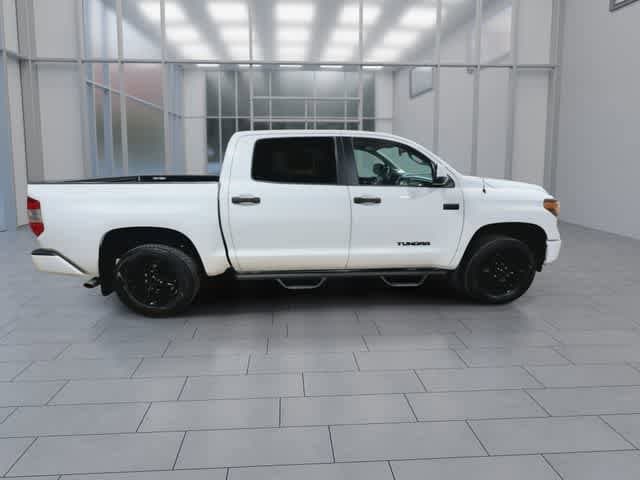 Thumbnail: 2016 Toyota Tundra - 9