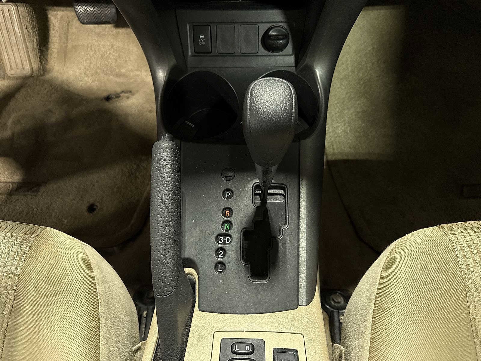 Thumbnail: 2011 Toyota RAV4 - 28