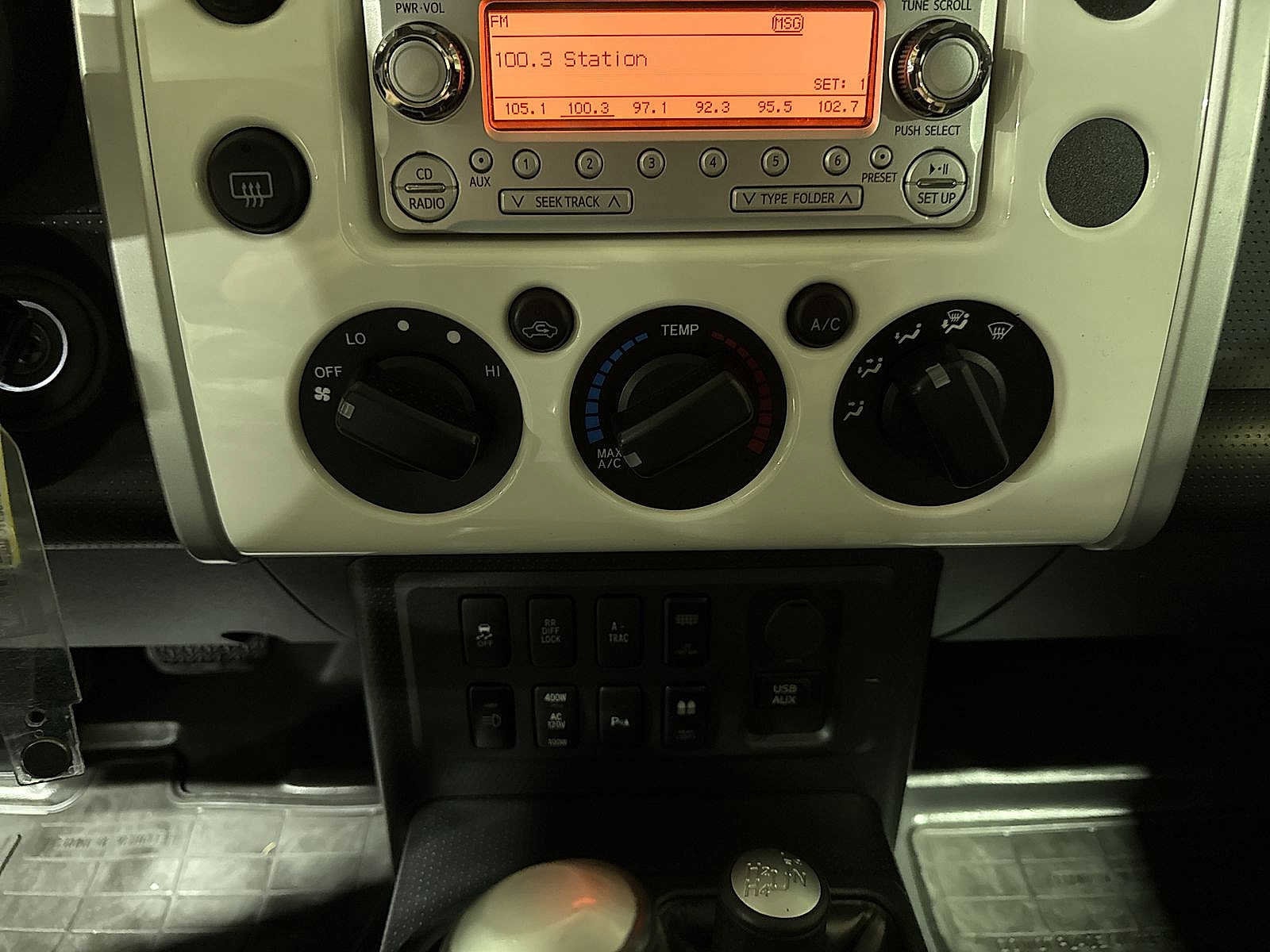 Thumbnail: 2013 Toyota FJ Cruiser - 20