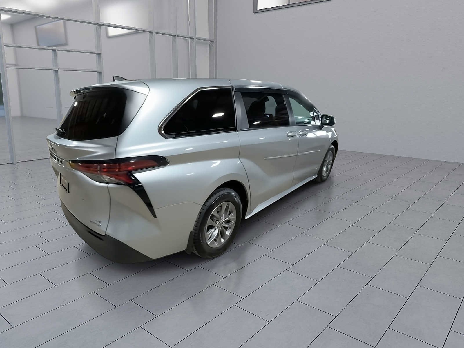 Thumbnail: 2021 Toyota Sienna - 8