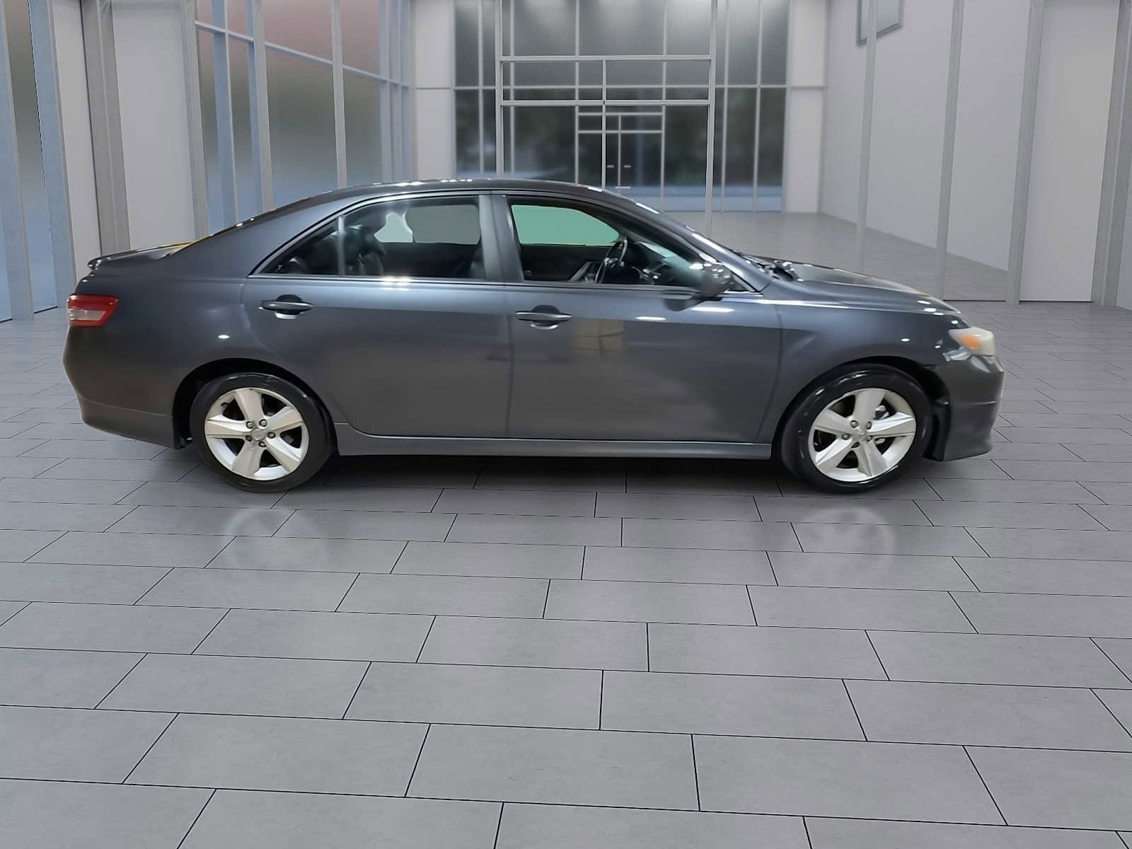 Thumbnail: 2011 Toyota Camry - 9