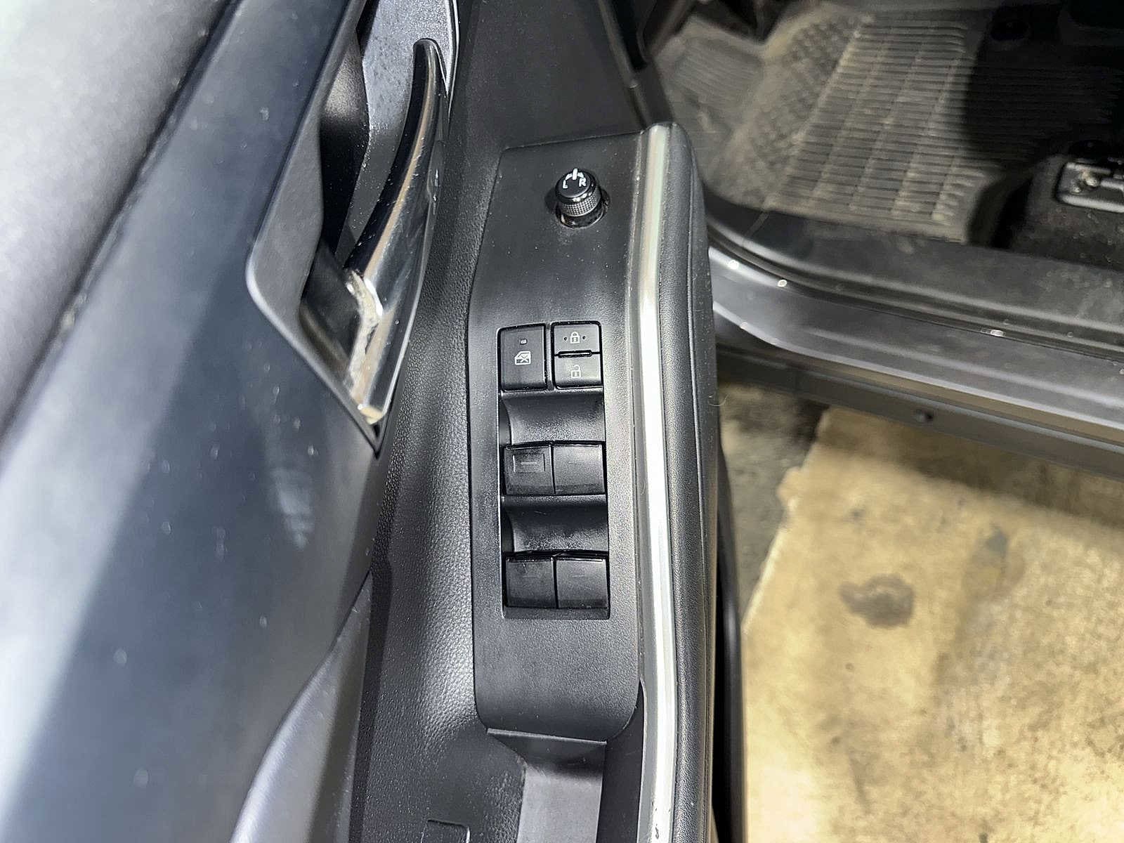 Thumbnail: 2022 Toyota Highlander - 23