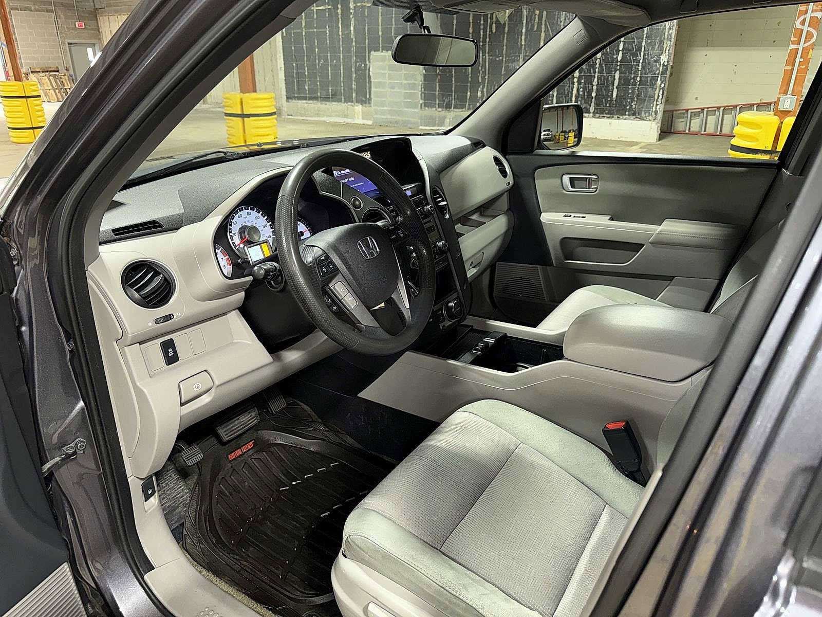 Thumbnail: 2015 Honda Pilot - 30