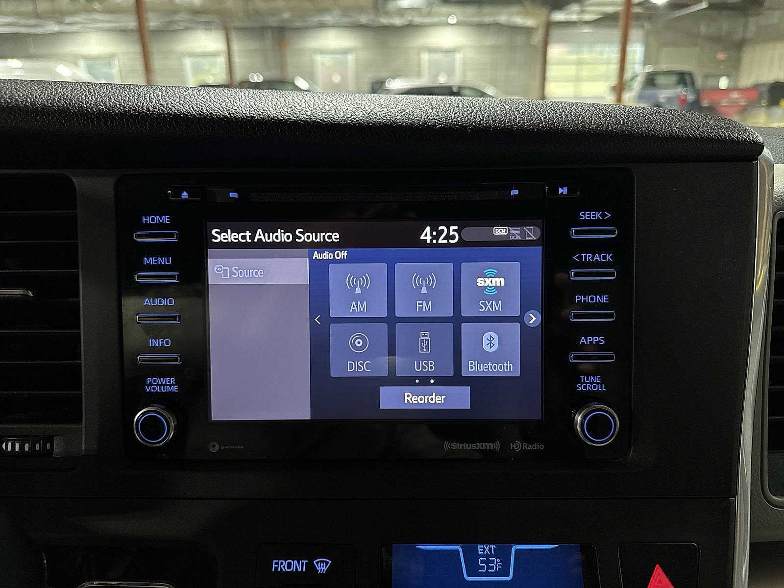 Thumbnail: 2018 Toyota Sienna - 21