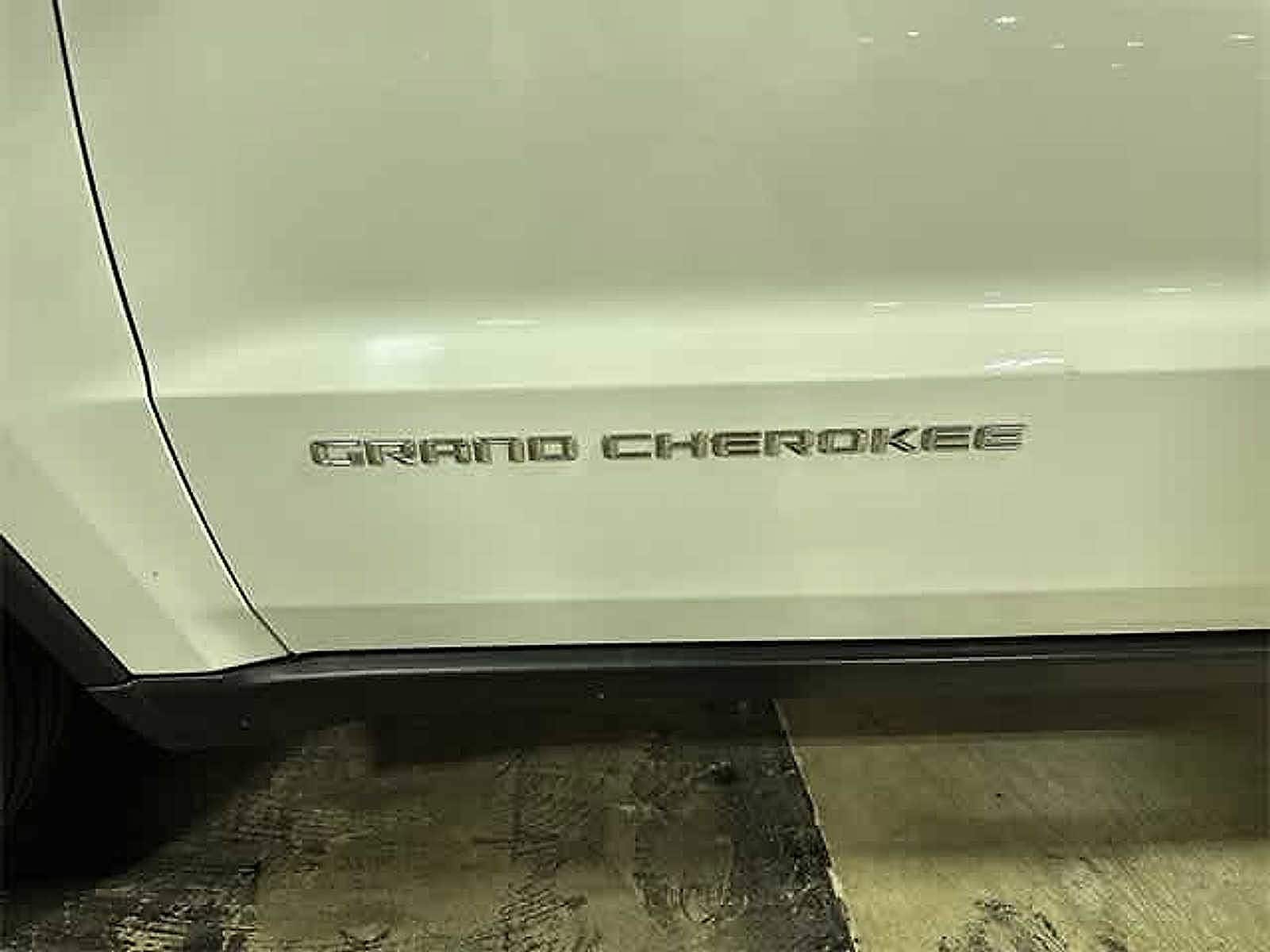 Thumbnail: 2016 Jeep Grand Cherokee - 40