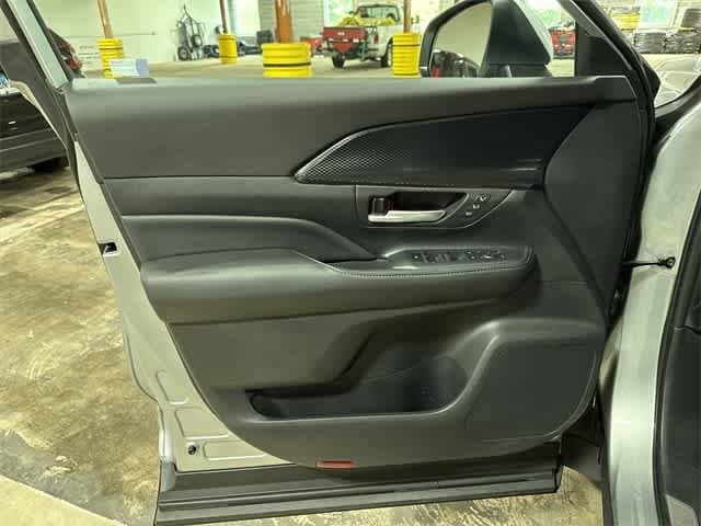 2024 Toyota Grand Highlander Platinum 35