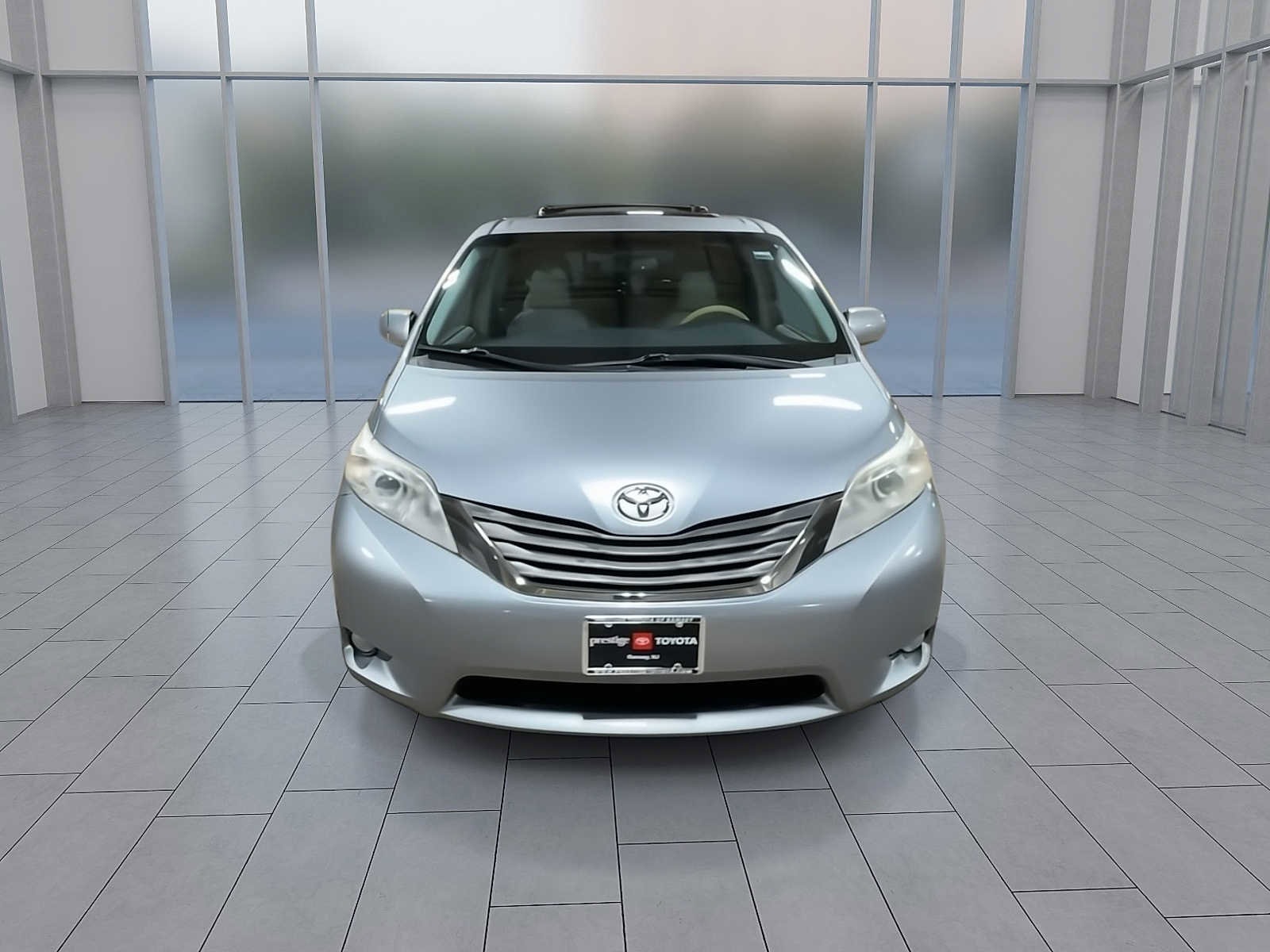 Thumbnail: 2011 Toyota Sienna - 3