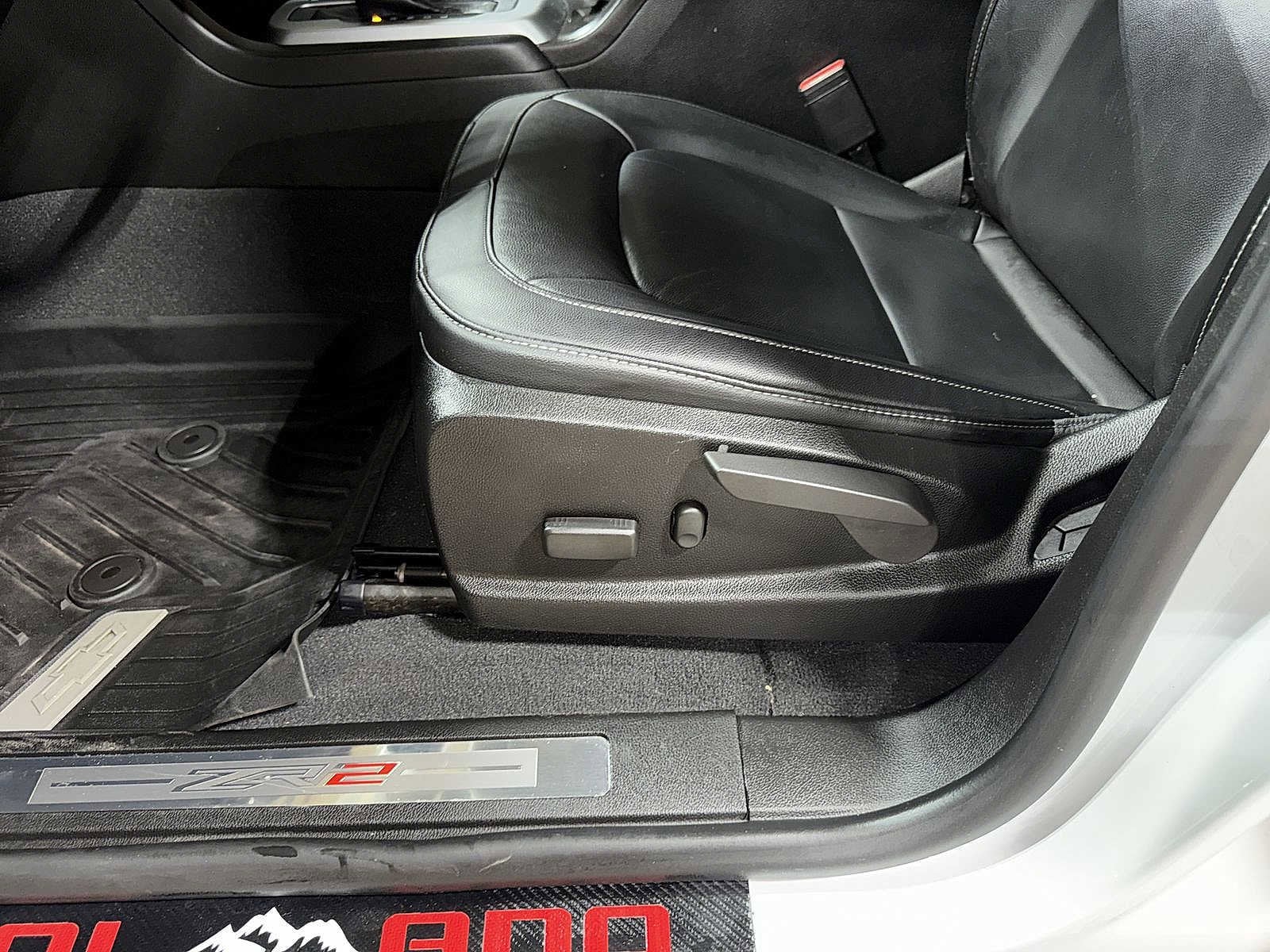 Thumbnail: 2022 Chevrolet Colorado - 23