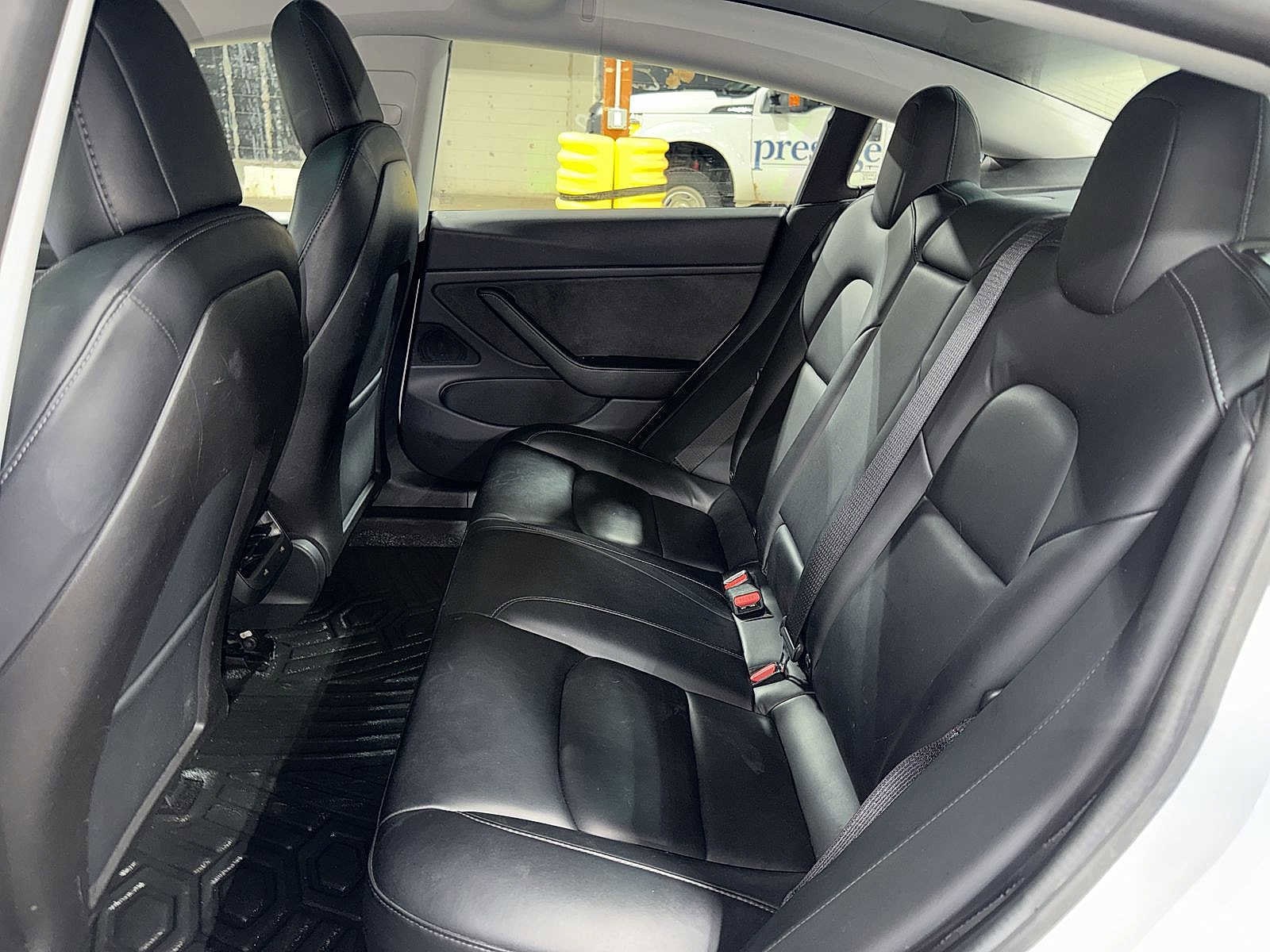 Thumbnail: 2019 Tesla Model 3 - 17