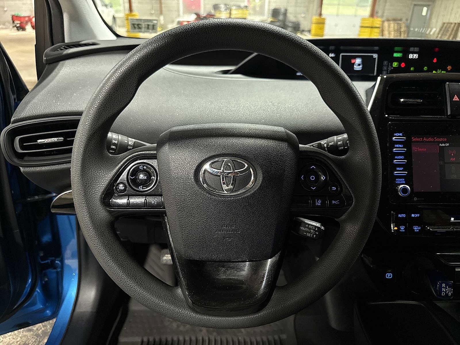 Thumbnail: 2022 Toyota Prius - 18