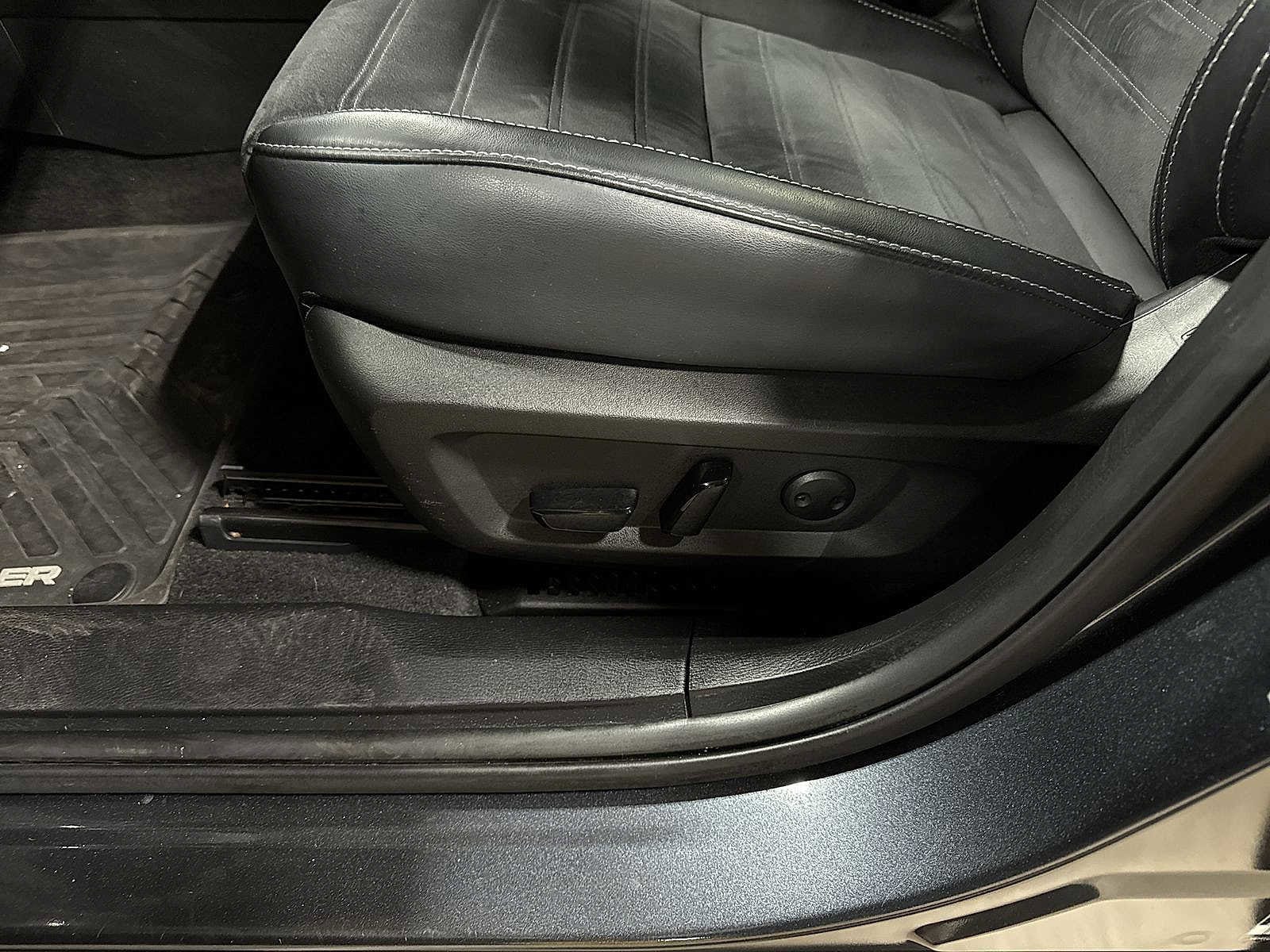 Thumbnail: 2024 Mitsubishi Outlander - 24