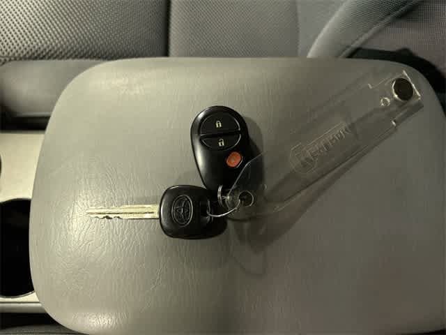 Thumbnail: 2006 Toyota Tacoma - 31