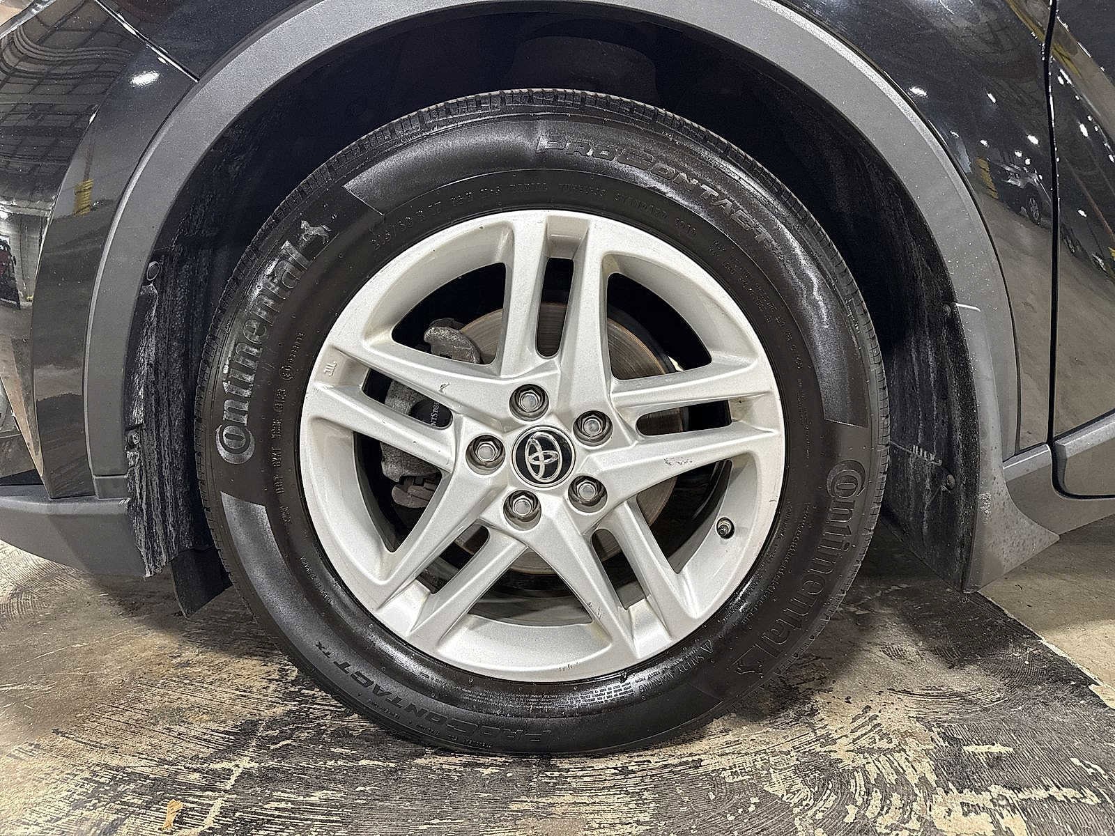 Thumbnail: 2021 Toyota C-HR - 16