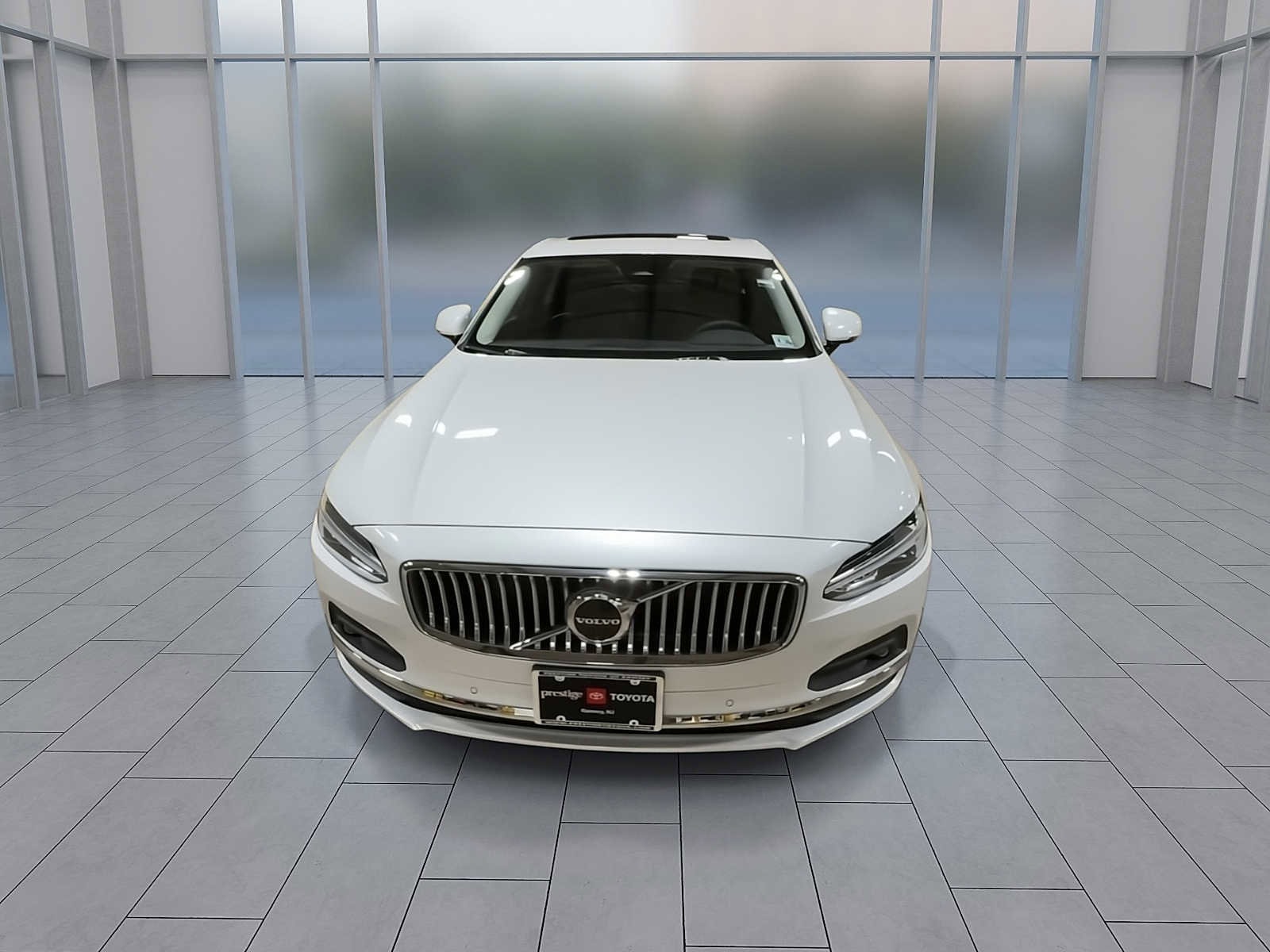 Thumbnail: 2025 Volvo S90 - 3