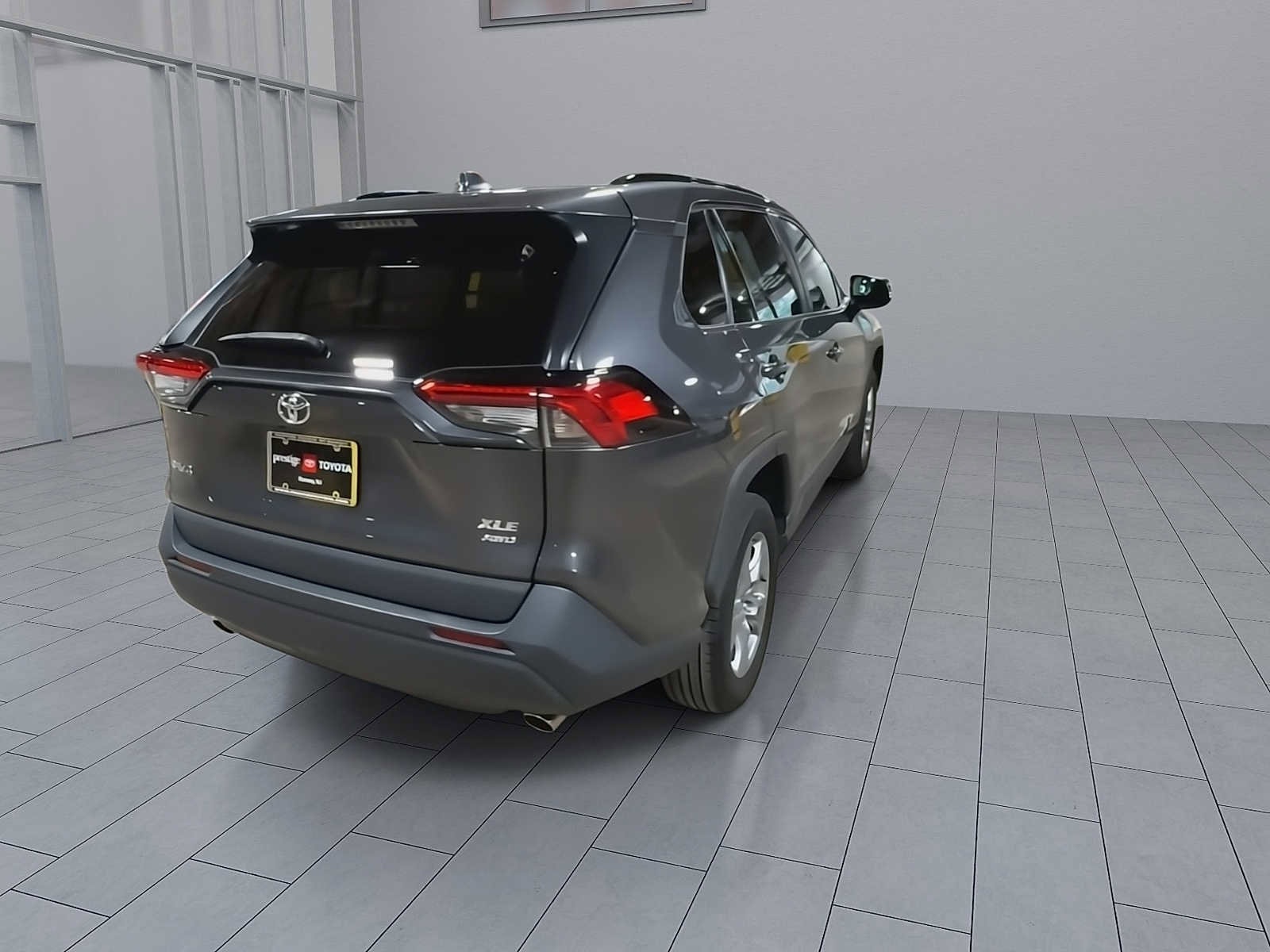 Thumbnail: 2022 Toyota RAV4 - 8
