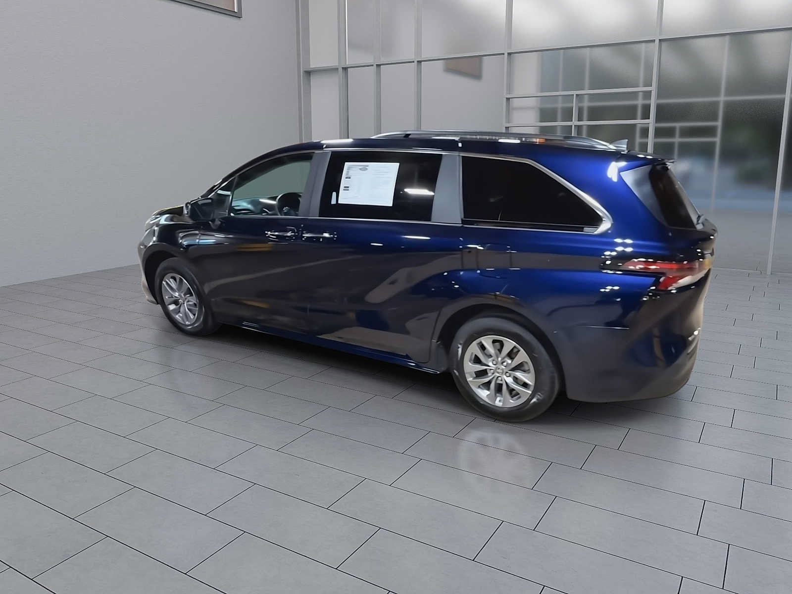 Thumbnail: 2025 Toyota Sienna - 5