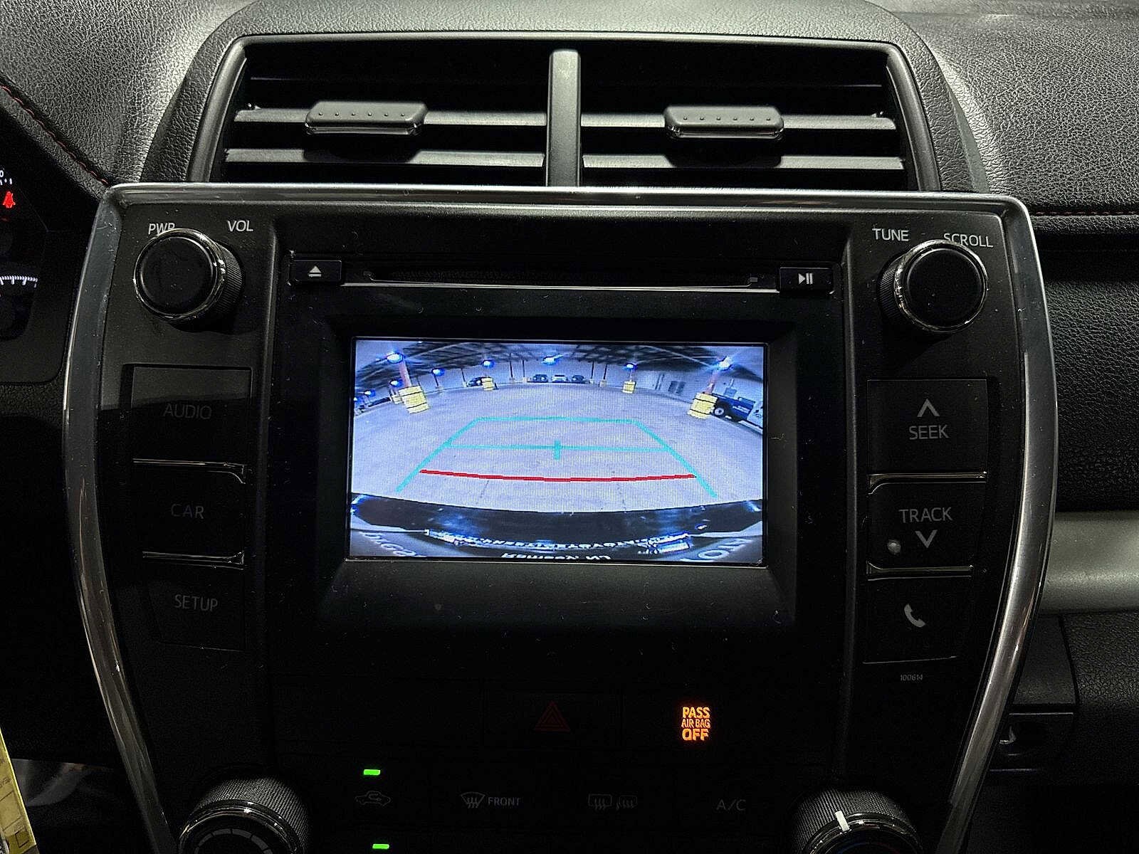 Thumbnail: 2016 Toyota Camry - 23